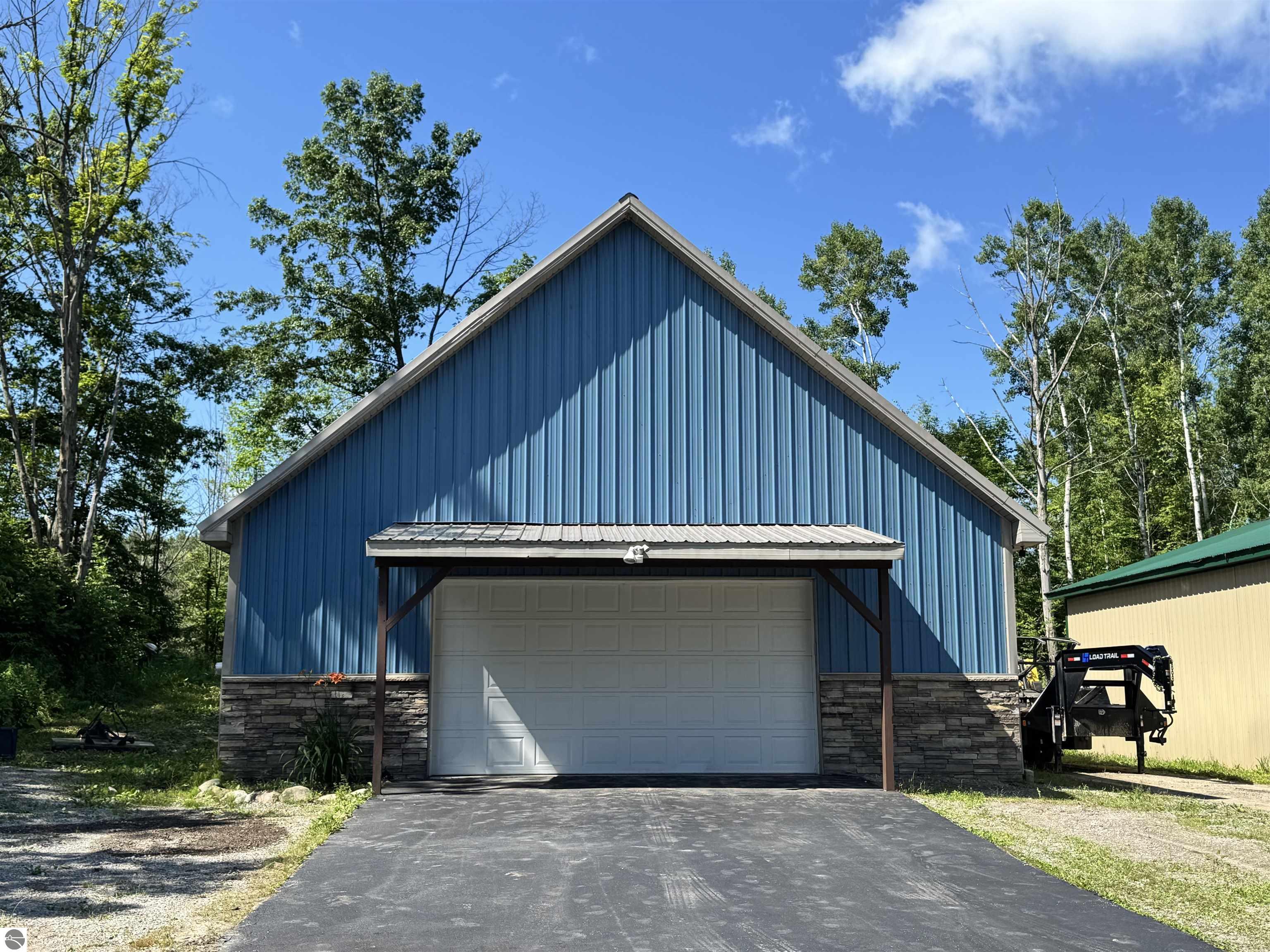 7851 White Birch Drive, Farwell, MI 48622 — Photo 15