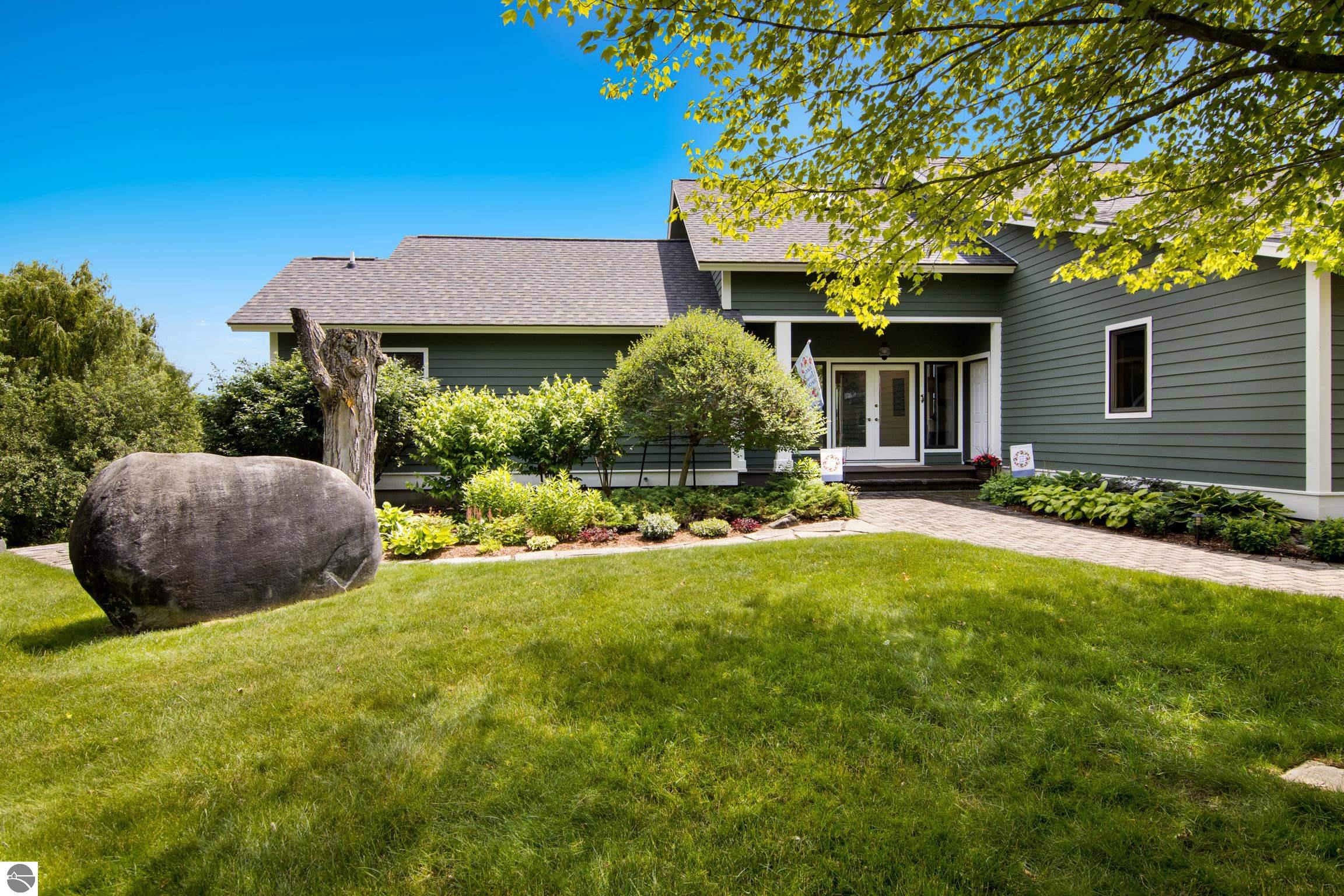 6730 S Glazier Beach Drive, Cedar, MI 49621 — Photo 2