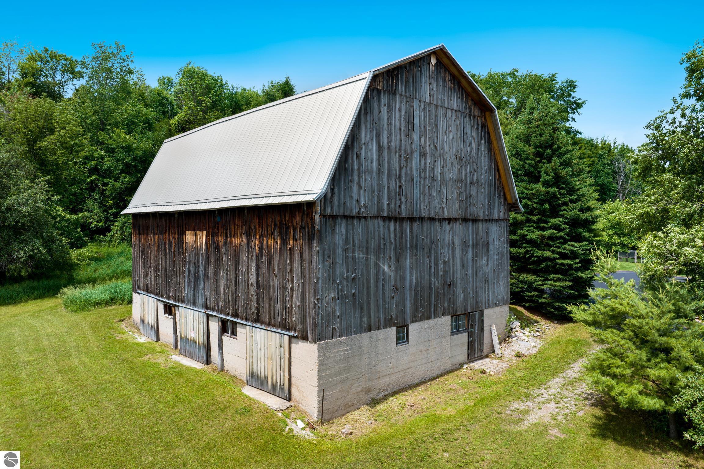 6730 S Glazier Beach Drive, Cedar, MI 49621 — Photo 58
