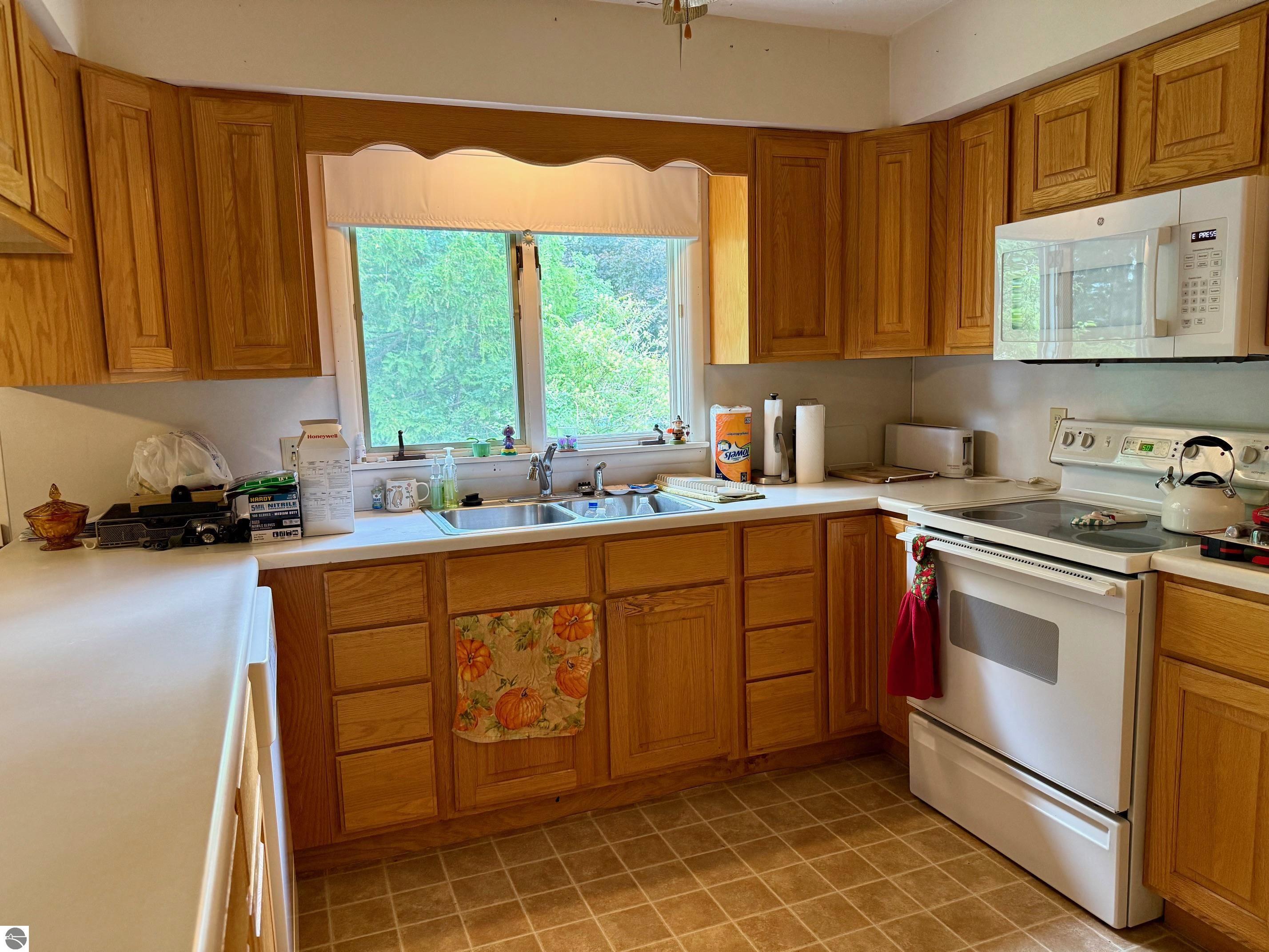 321 N Front Street, Lake City, MI 49651 — Photo 6