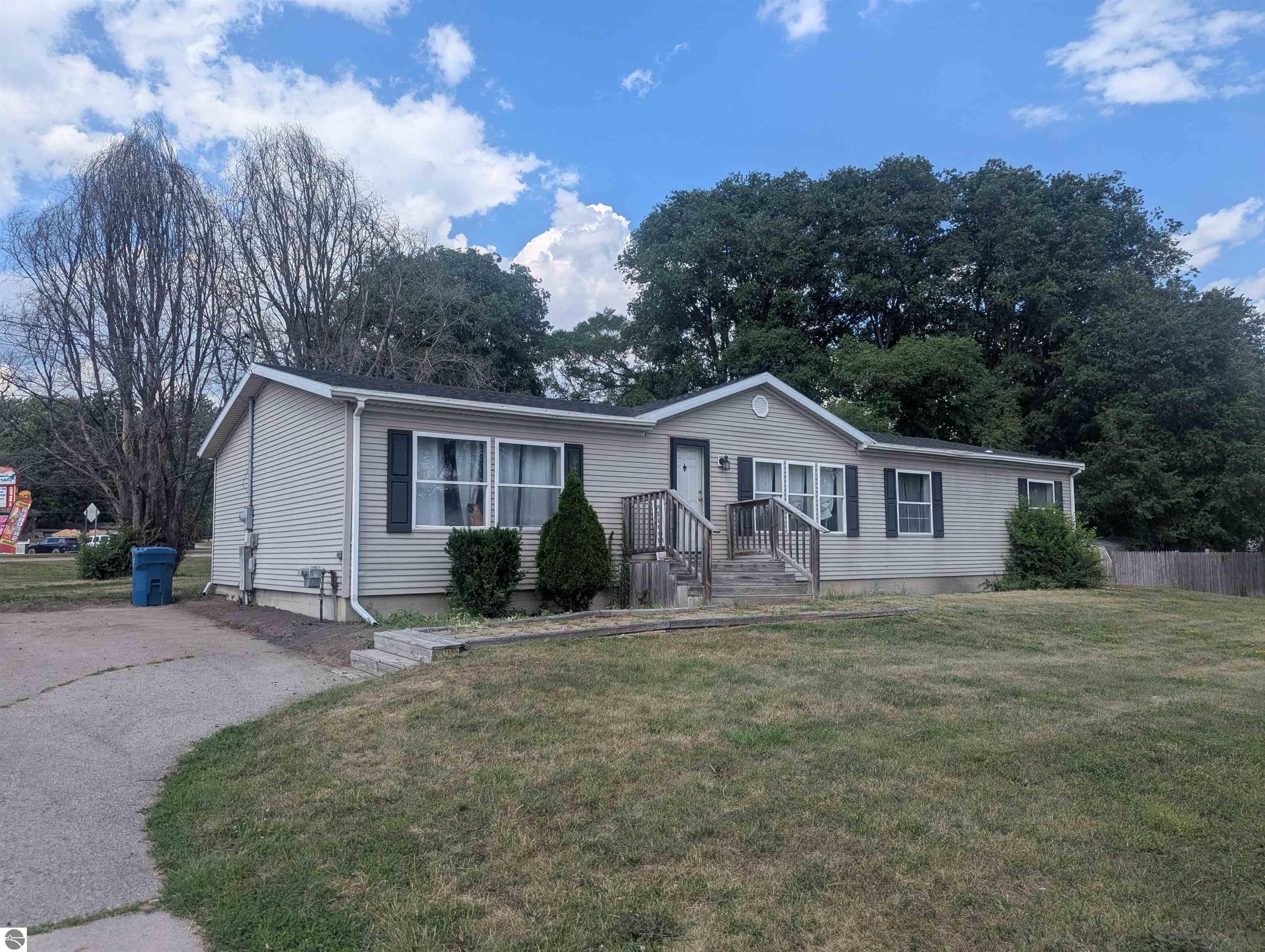 209 W North Street, Standish, MI 48658