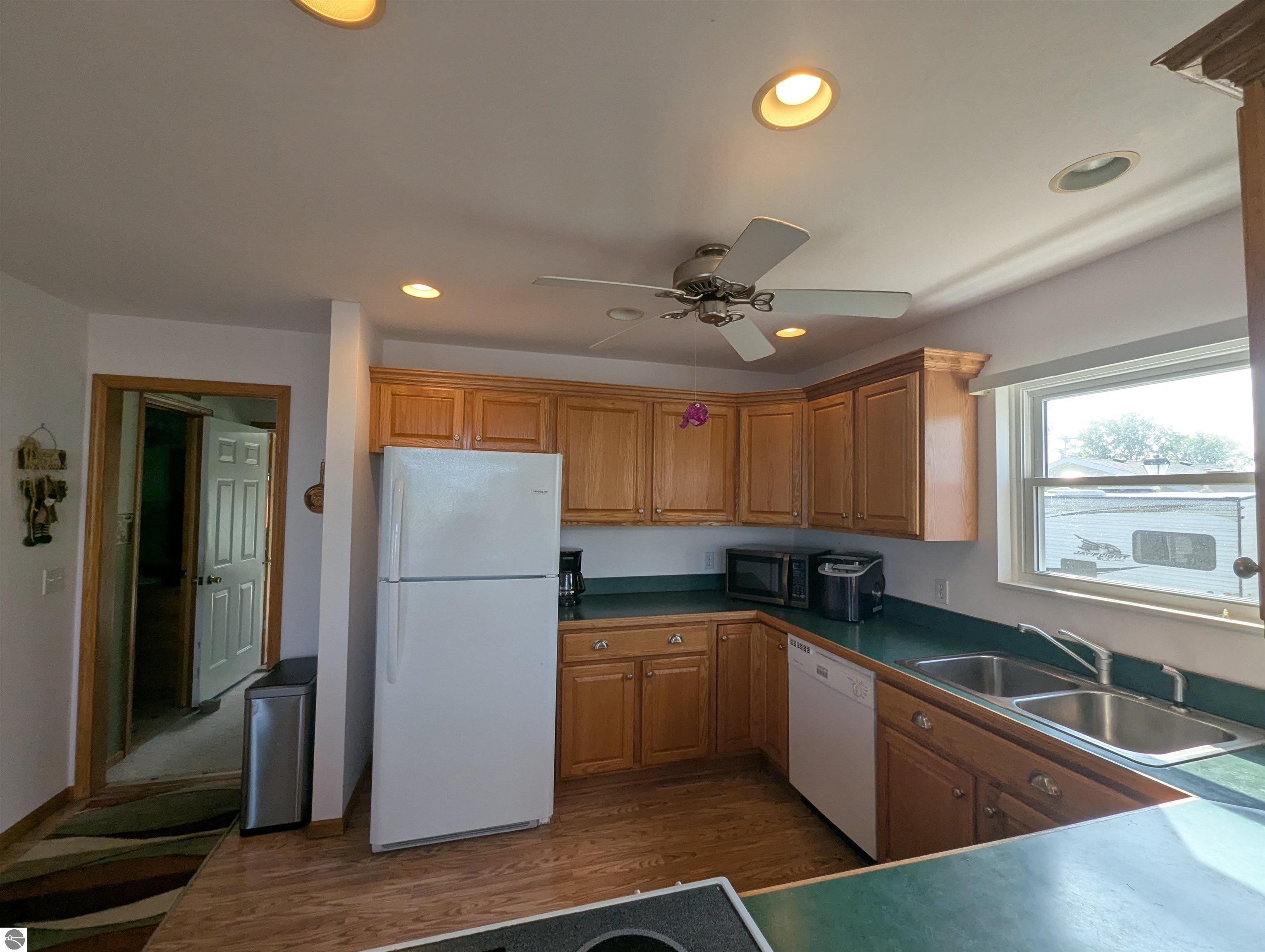 1810 E Riverside Drive, Au Gres, MI 48703 — Photo 22