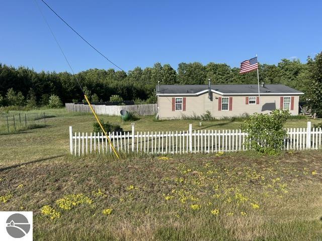 9875 Country Pines Drive, Kingsley, MI 49649 — Photo 3