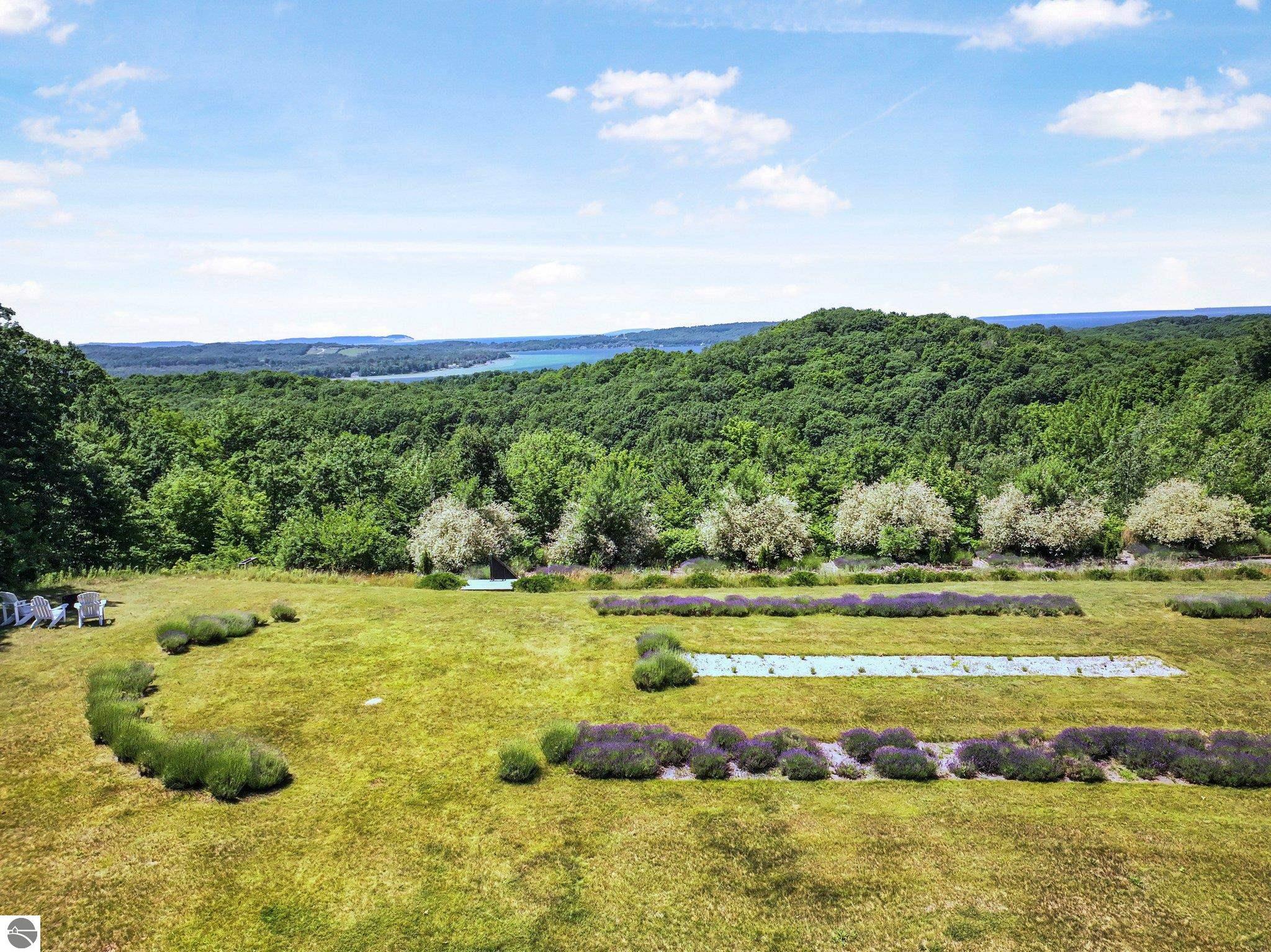 Click to enlarge photo