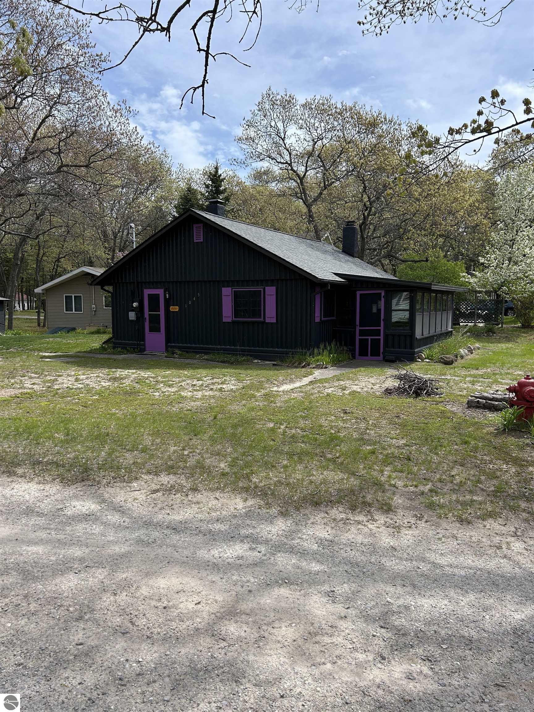 1045 S 11th Street, Au Gres, MI 48703 — front exterior