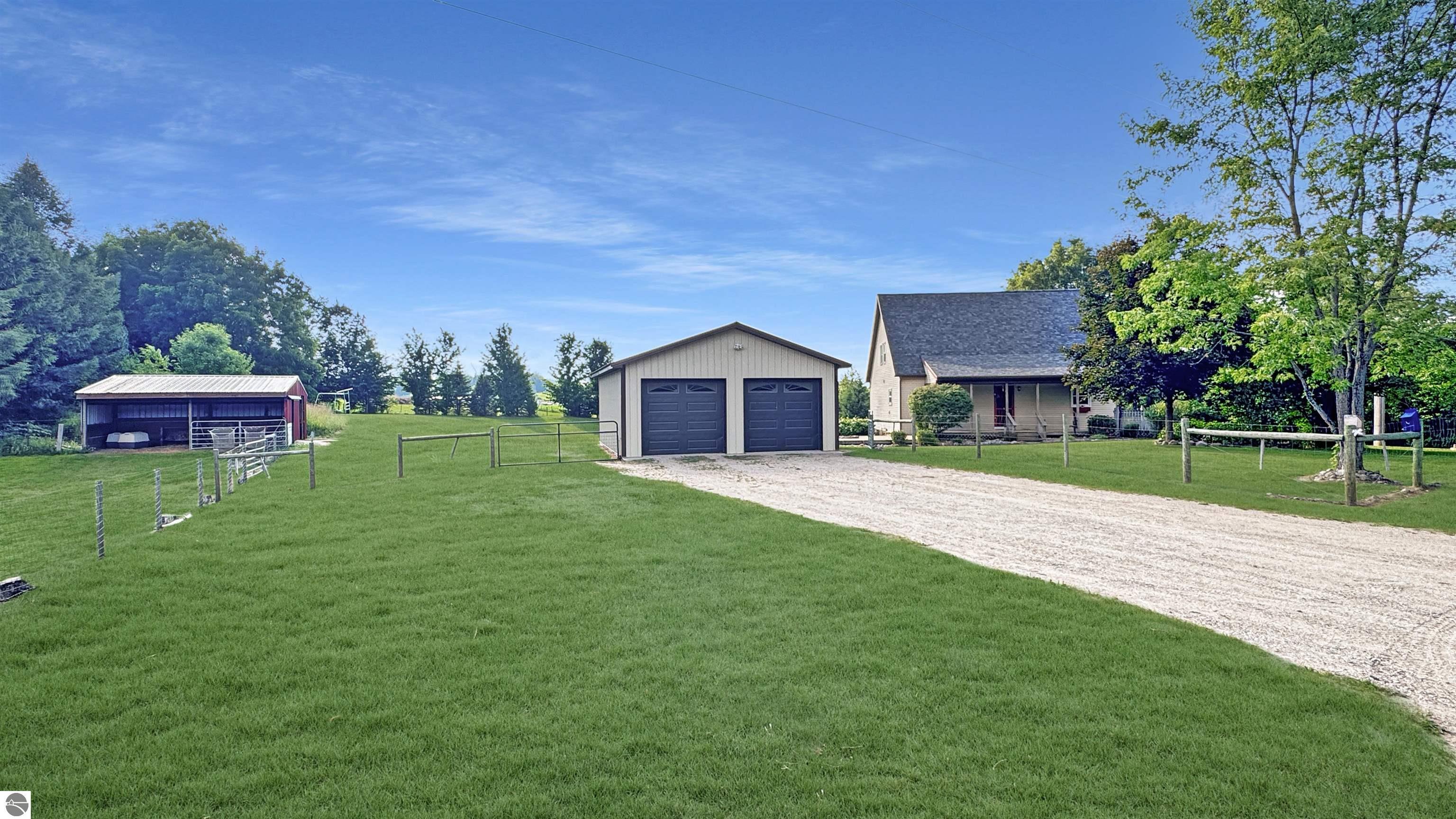 10900 S Blodgett, McBain, MI 49657 — Photo 2