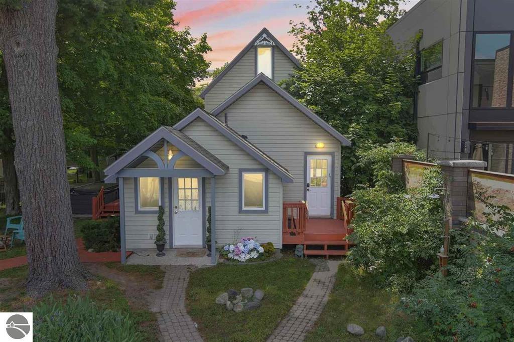 120 N Oak, Traverse City, MI 49684