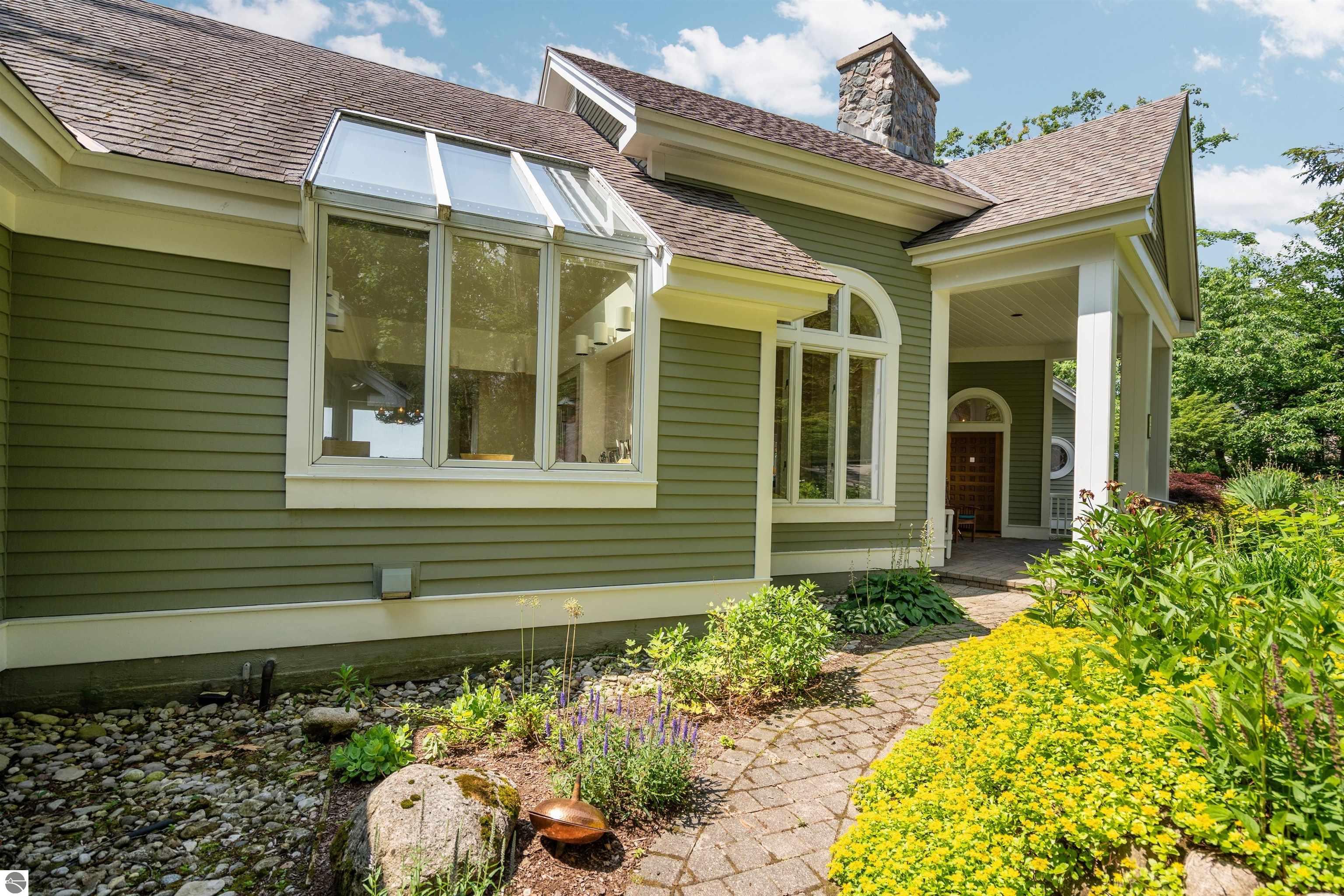 Click to enlarge photo