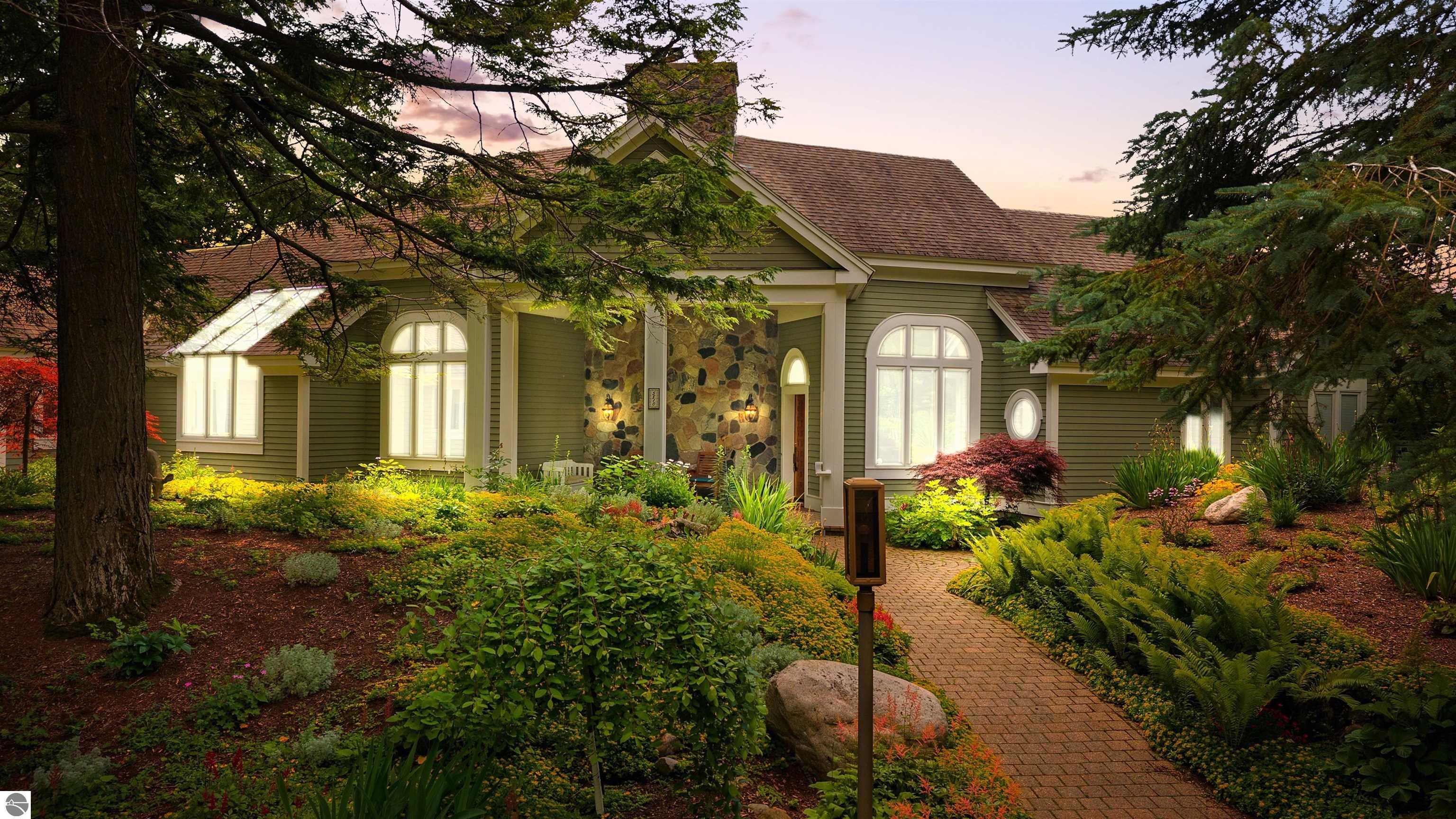 Click to enlarge photo