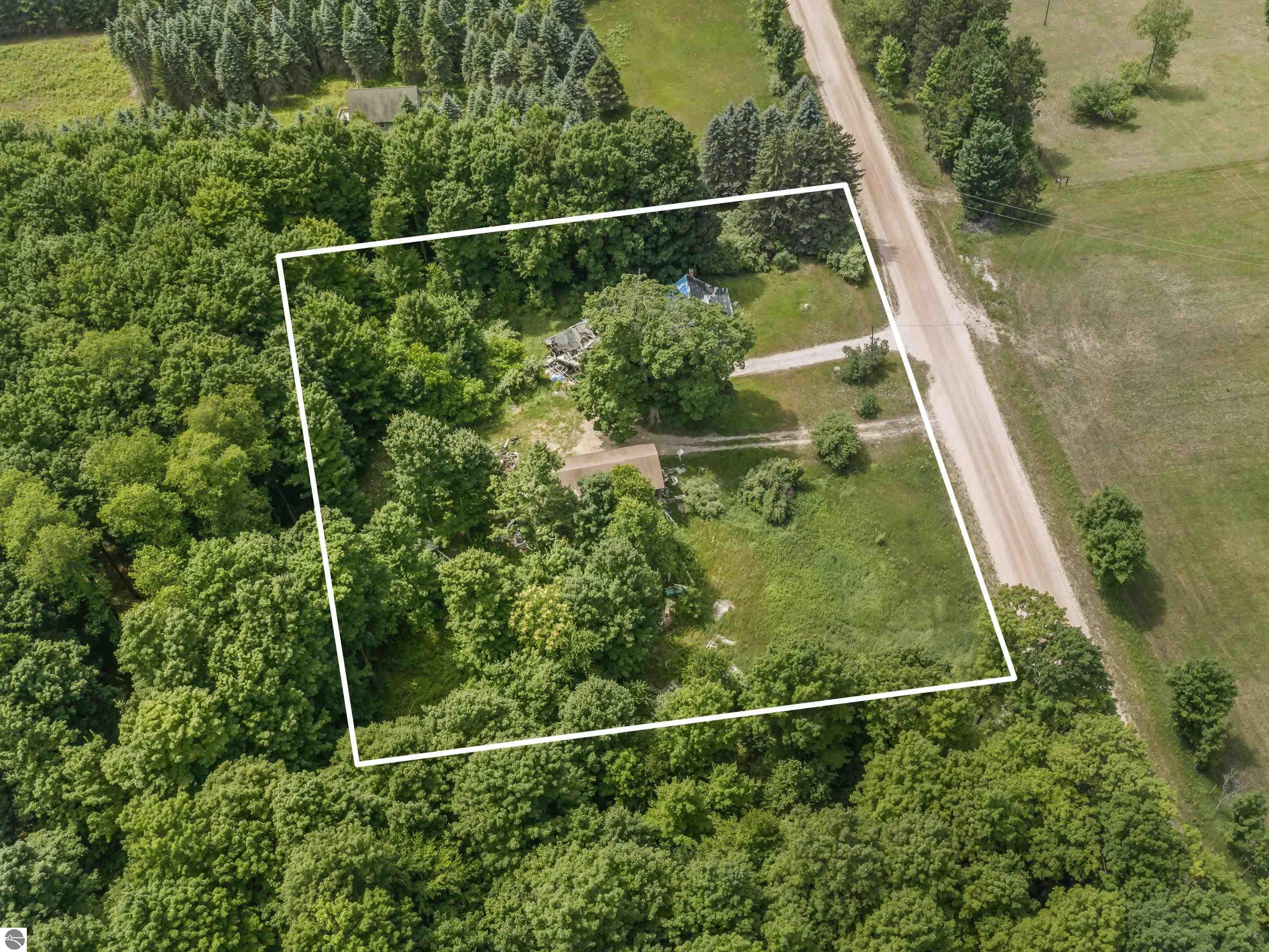 9509 Norconk Road, Bear Lake, MI 49614 — Photo 11