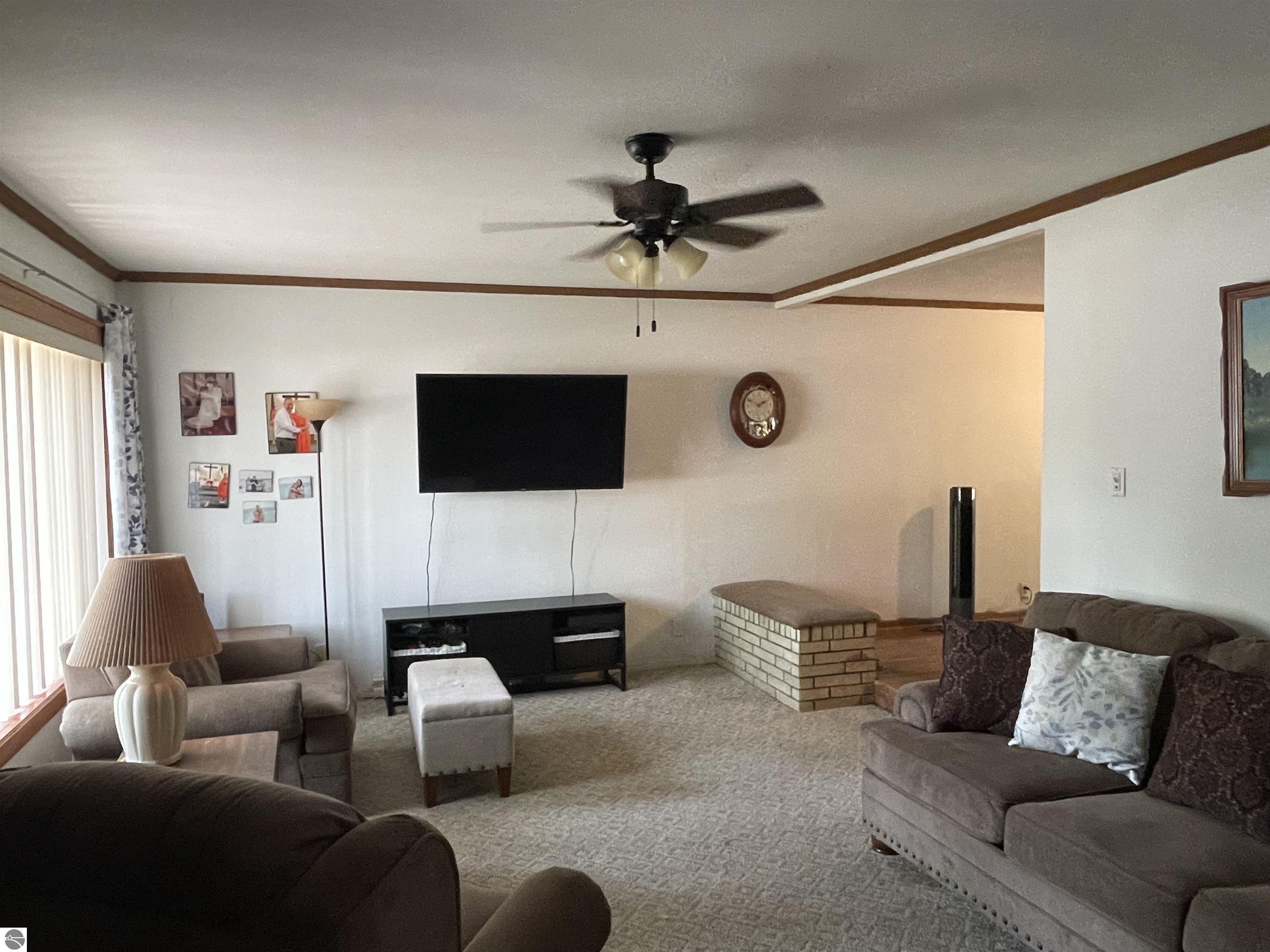 425 Orchard Avenue, Clare, MI 48617 — Photo 12
