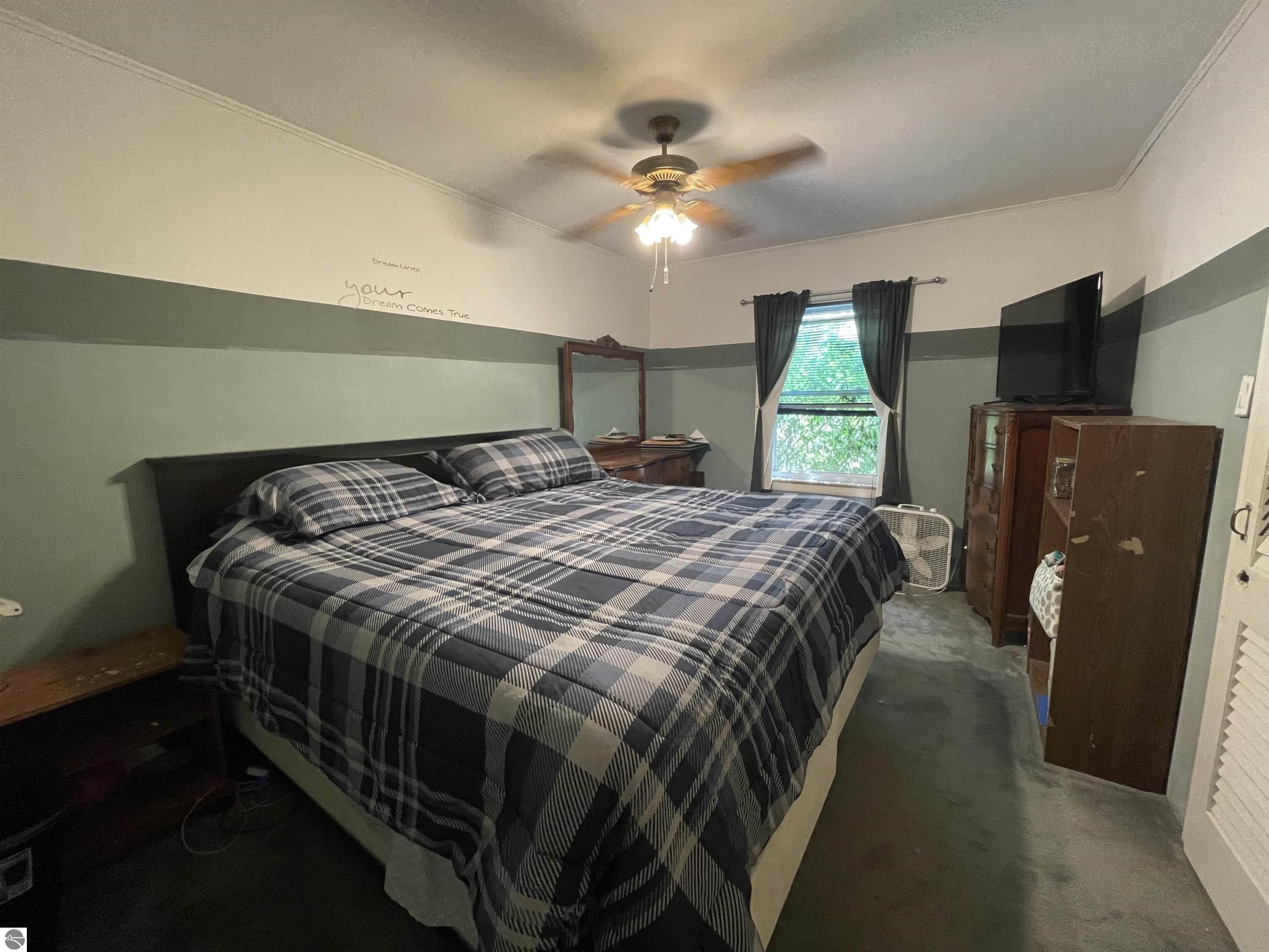 425 Orchard Avenue, Clare, MI 48617 — Photo 23