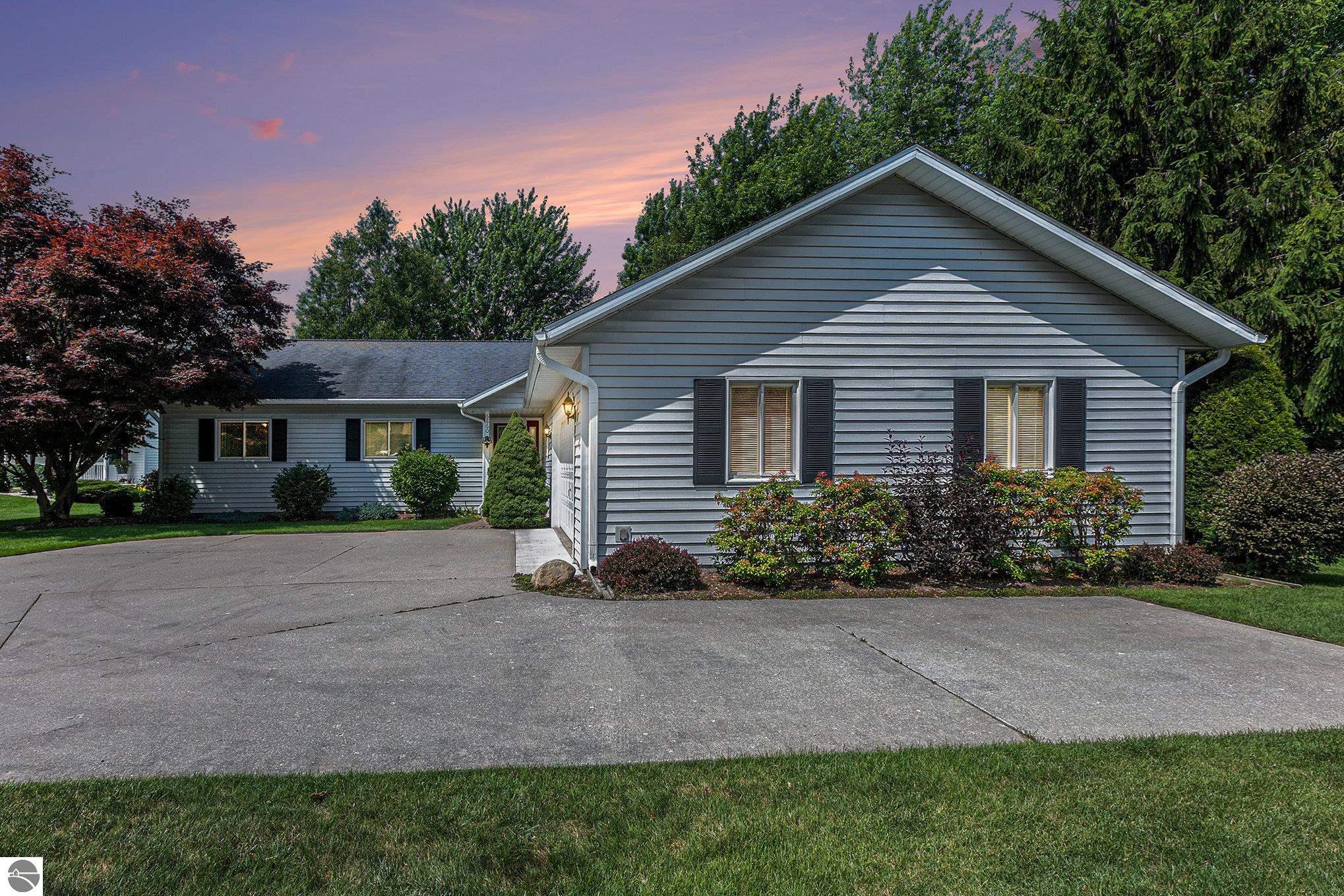 6860 E Harbor Drive, Elk Rapids, MI 49629 — Photo 2