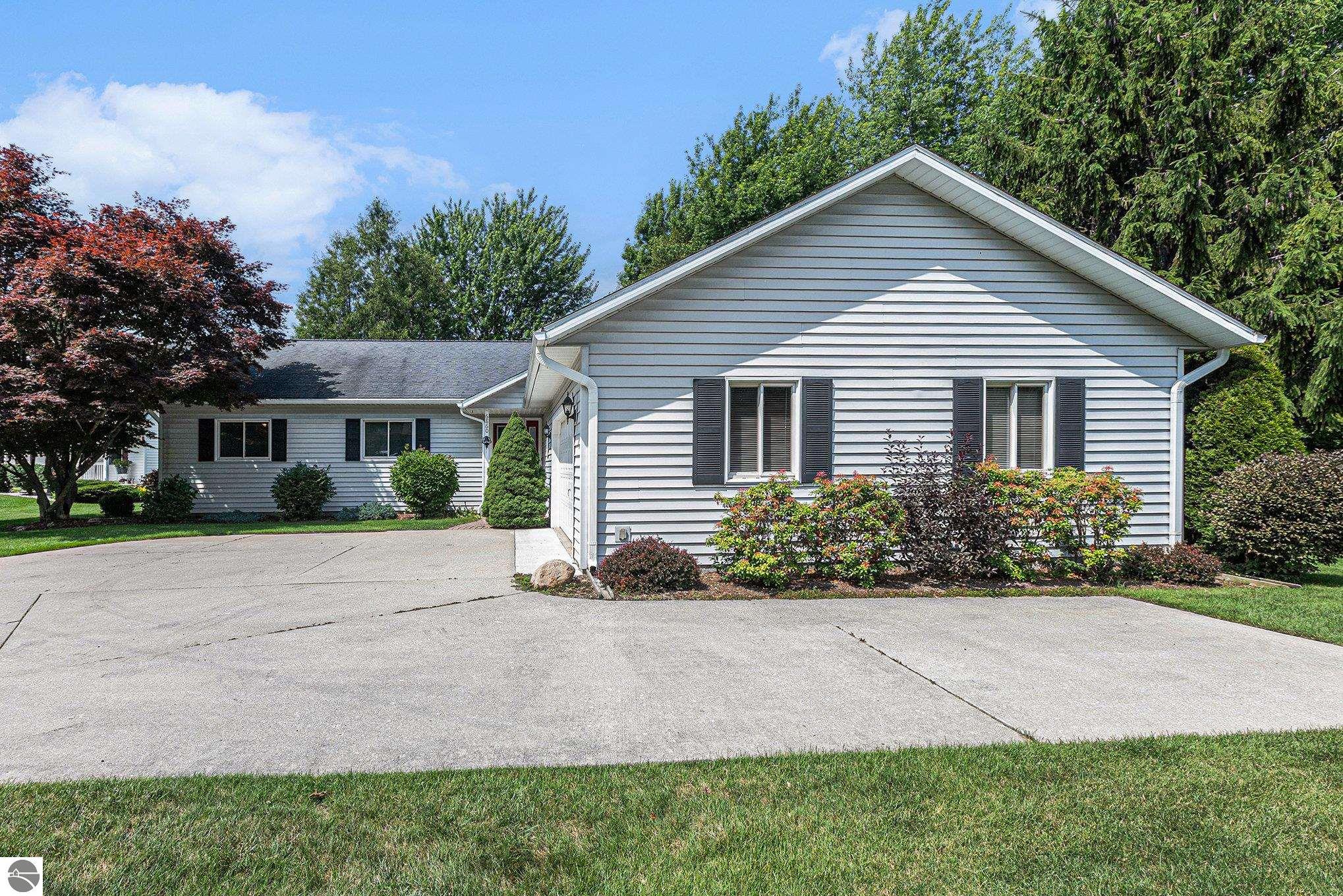 6860 E Harbor Drive, Elk Rapids, MI 49629 — Photo 5