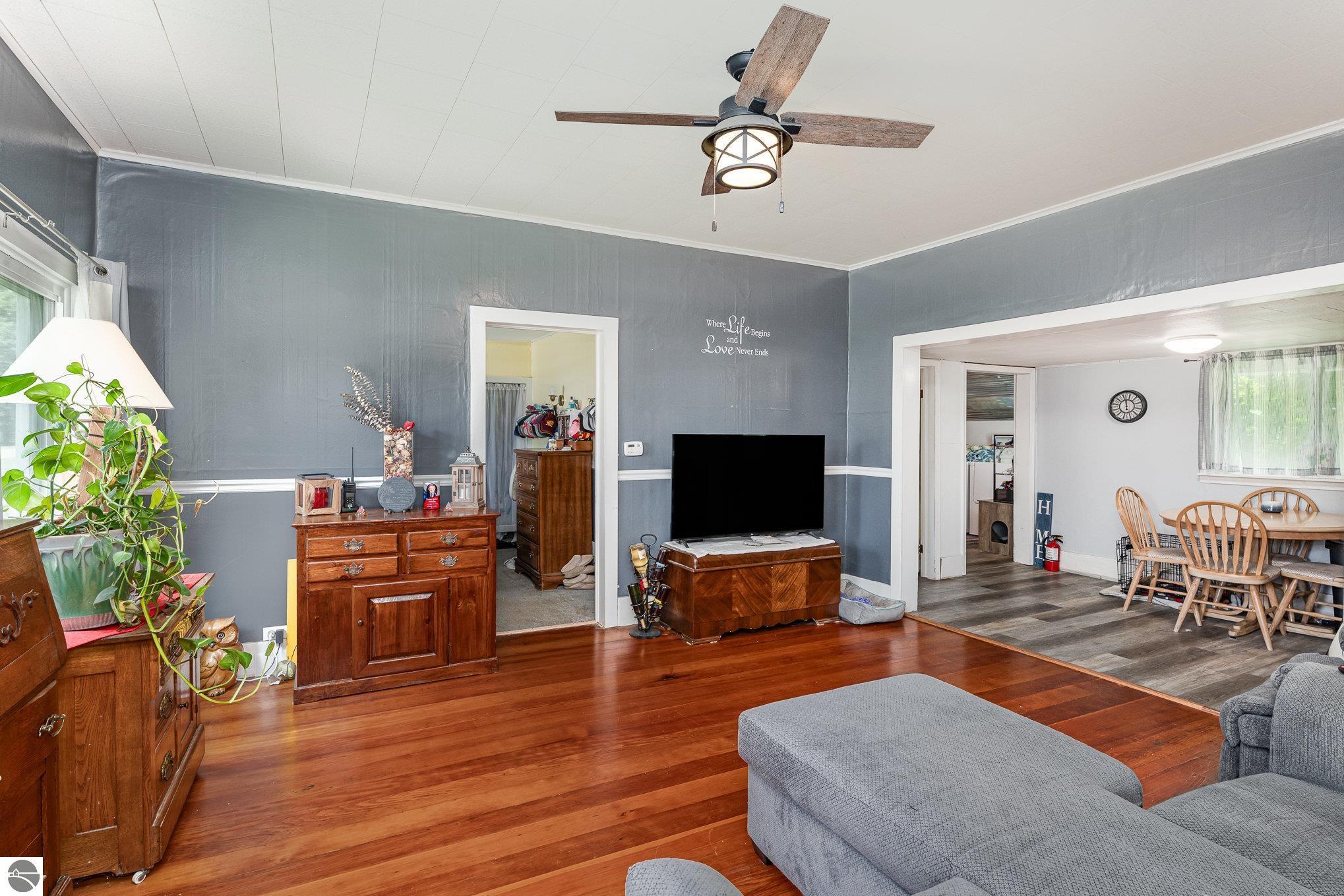 209 S Park, Ashley, MI 48806 — Photo 4