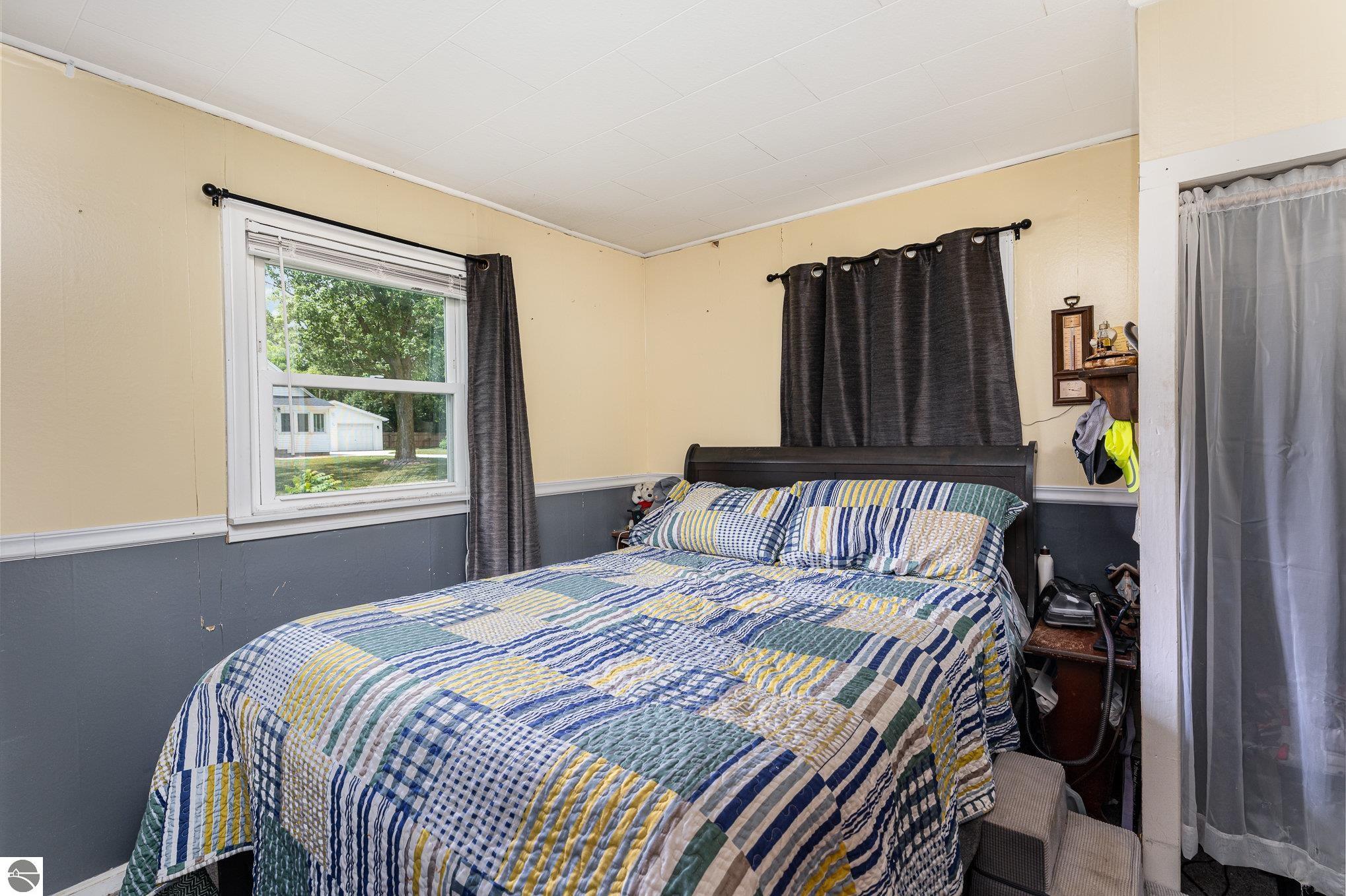 209 S Park, Ashley, MI 48806 — Photo 9