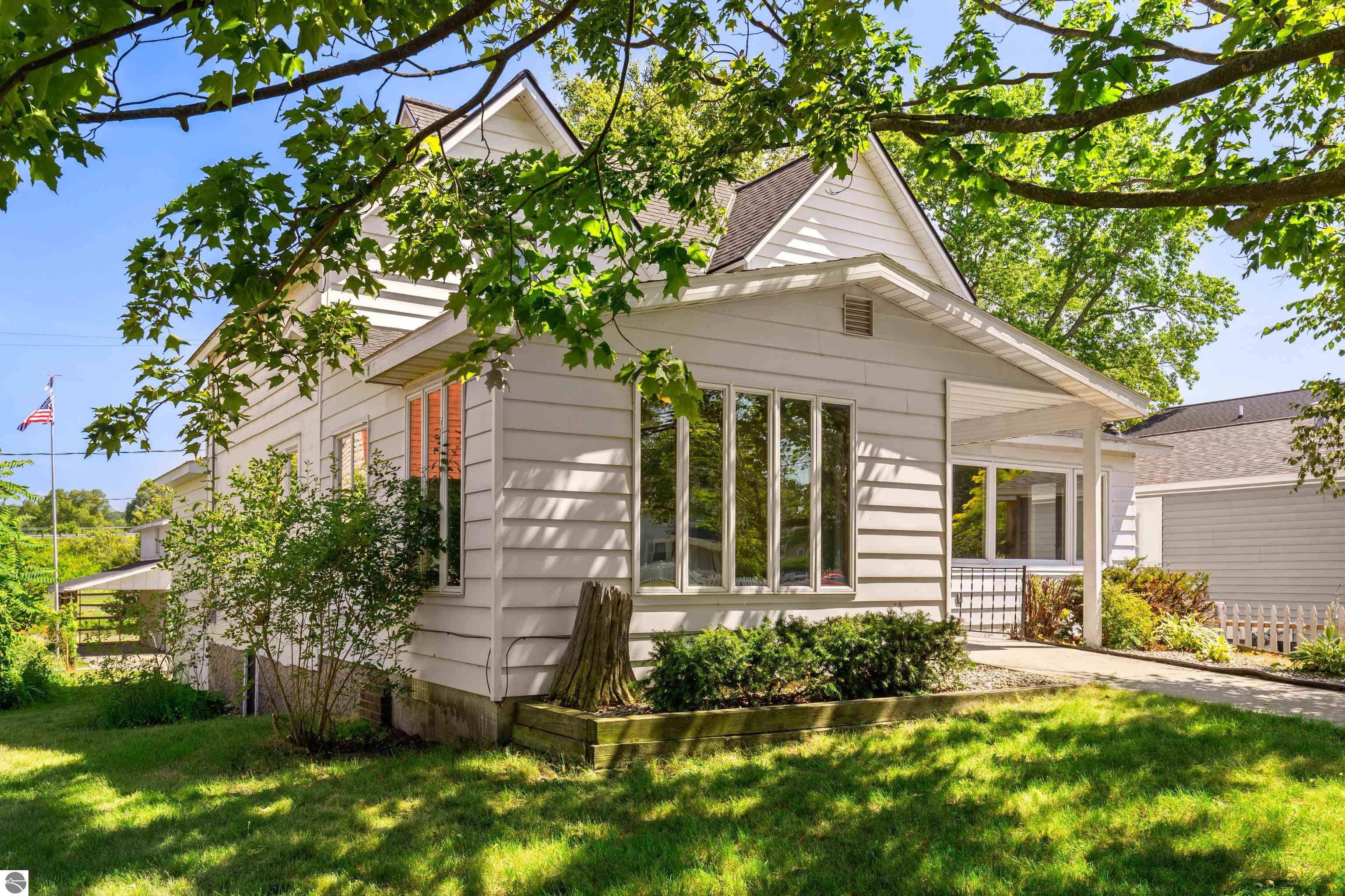 123 S Benzie Boulevard, Beulah, MI 49617 — front exterior