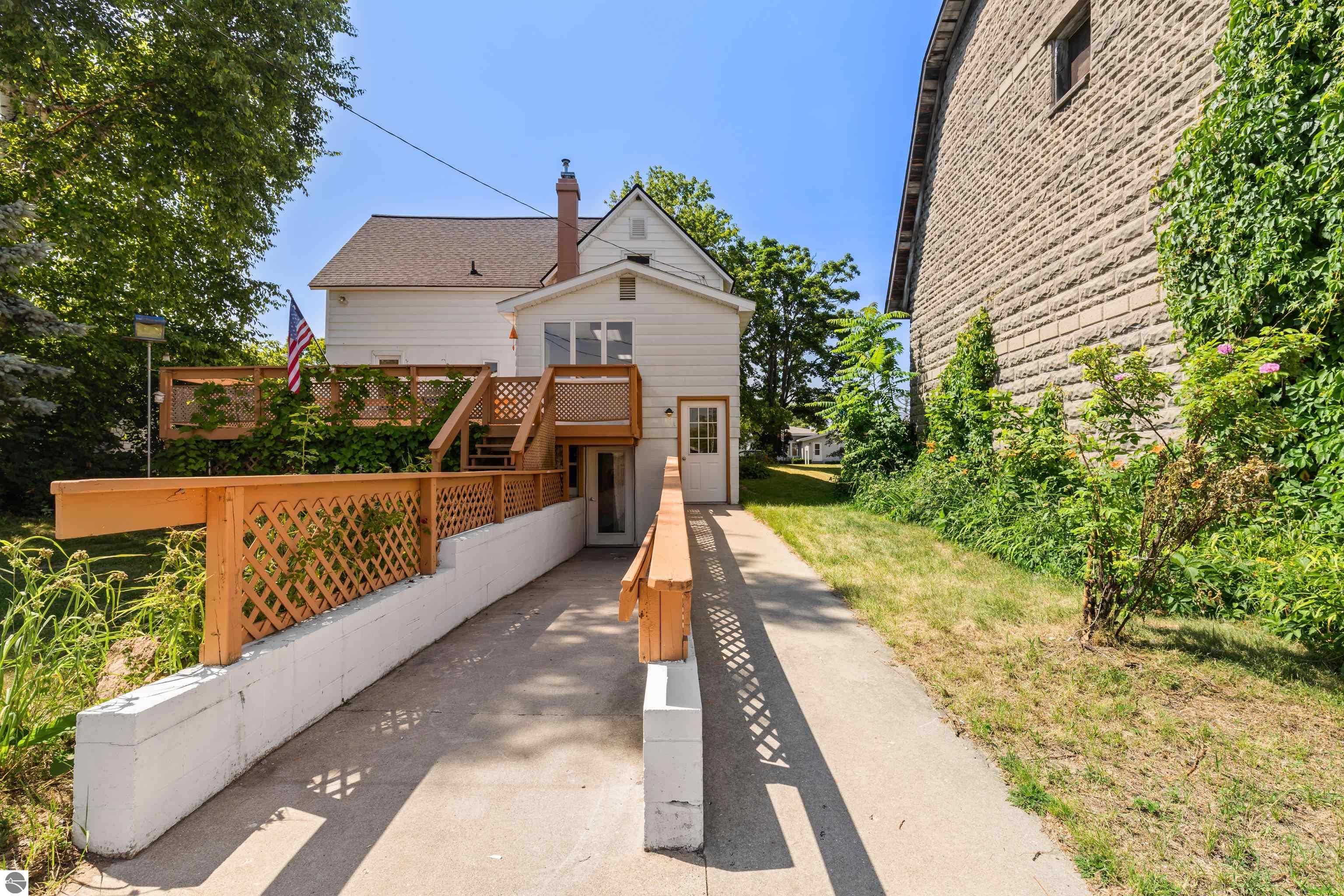 123 S Benzie Boulevard, Beulah, MI 49617 — Photo 4