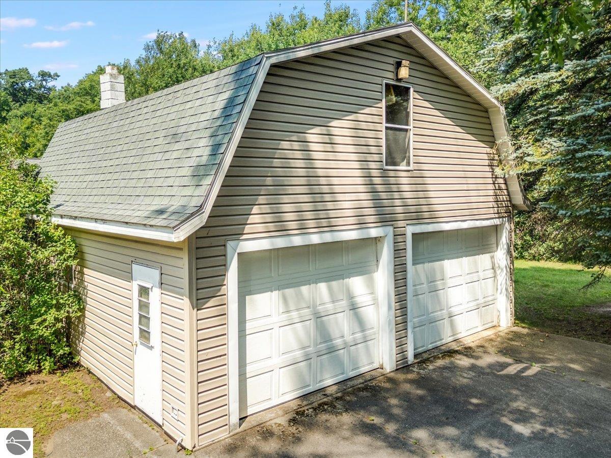 8225 Lakeview Drive, Hale, MI 48739 — Photo 3