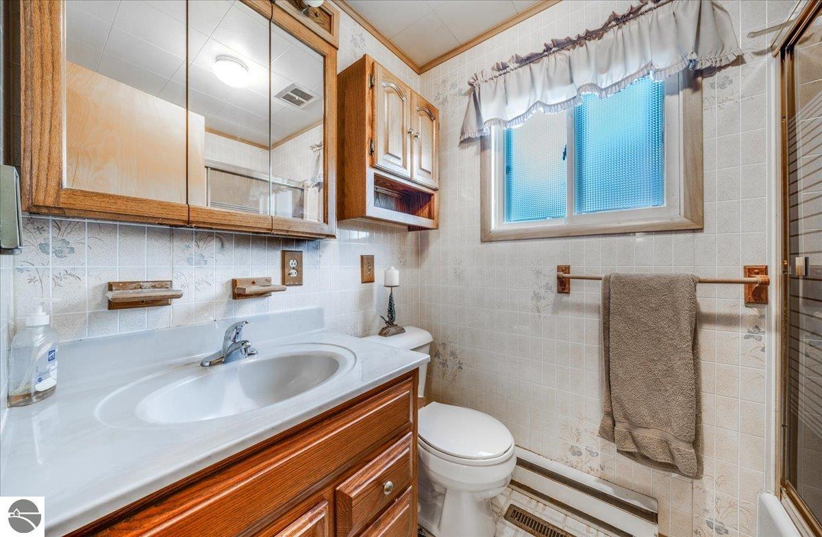 8225 Lakeview Drive, Hale, MI 48739 — Photo 32
