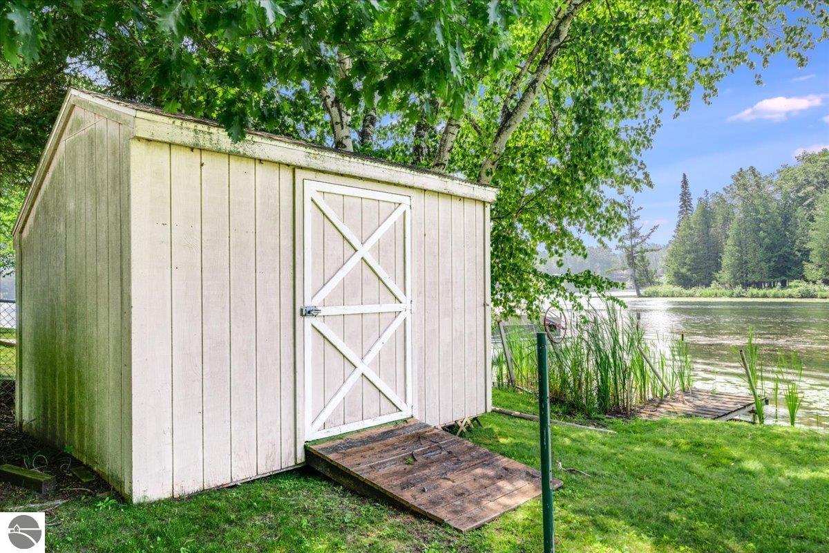 8225 Lakeview Drive, Hale, MI 48739 — Photo 8