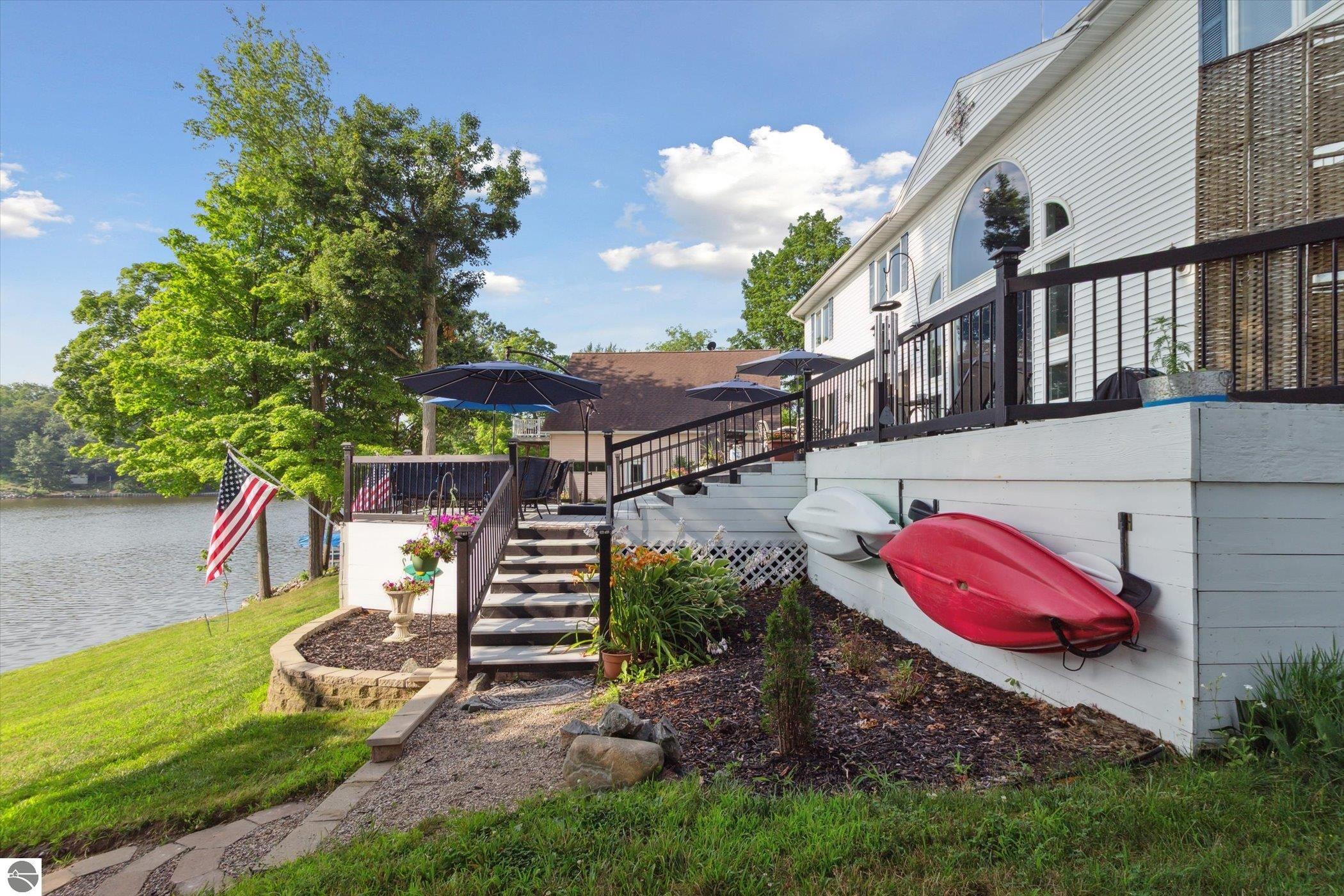 Click to enlarge photo