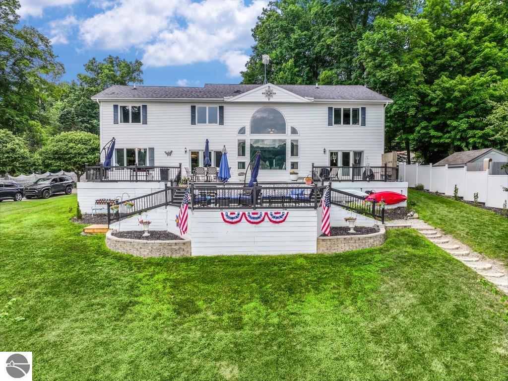 Click to enlarge photo