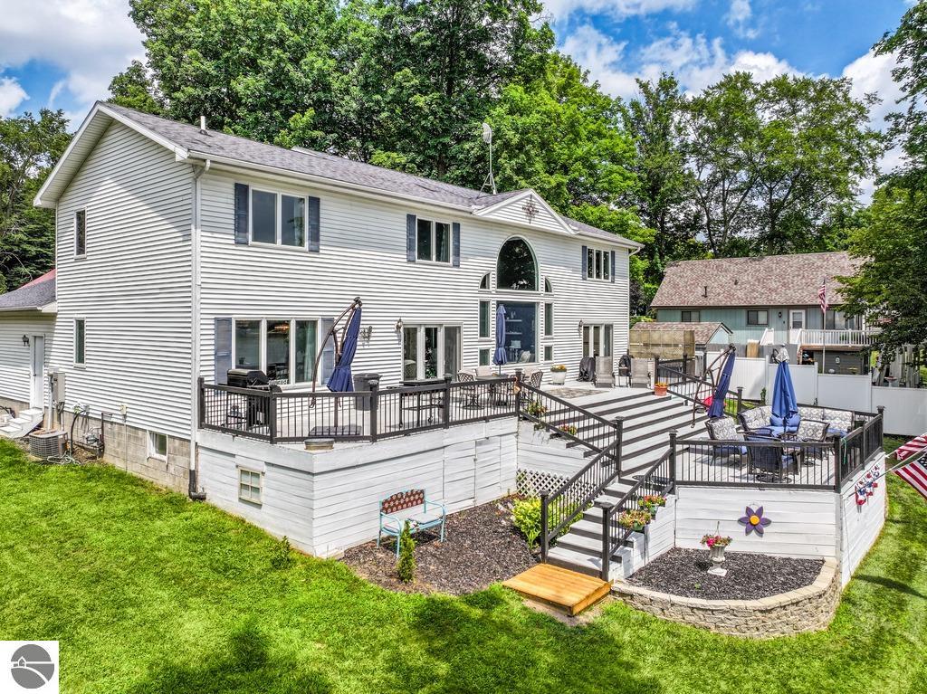 Click to enlarge photo