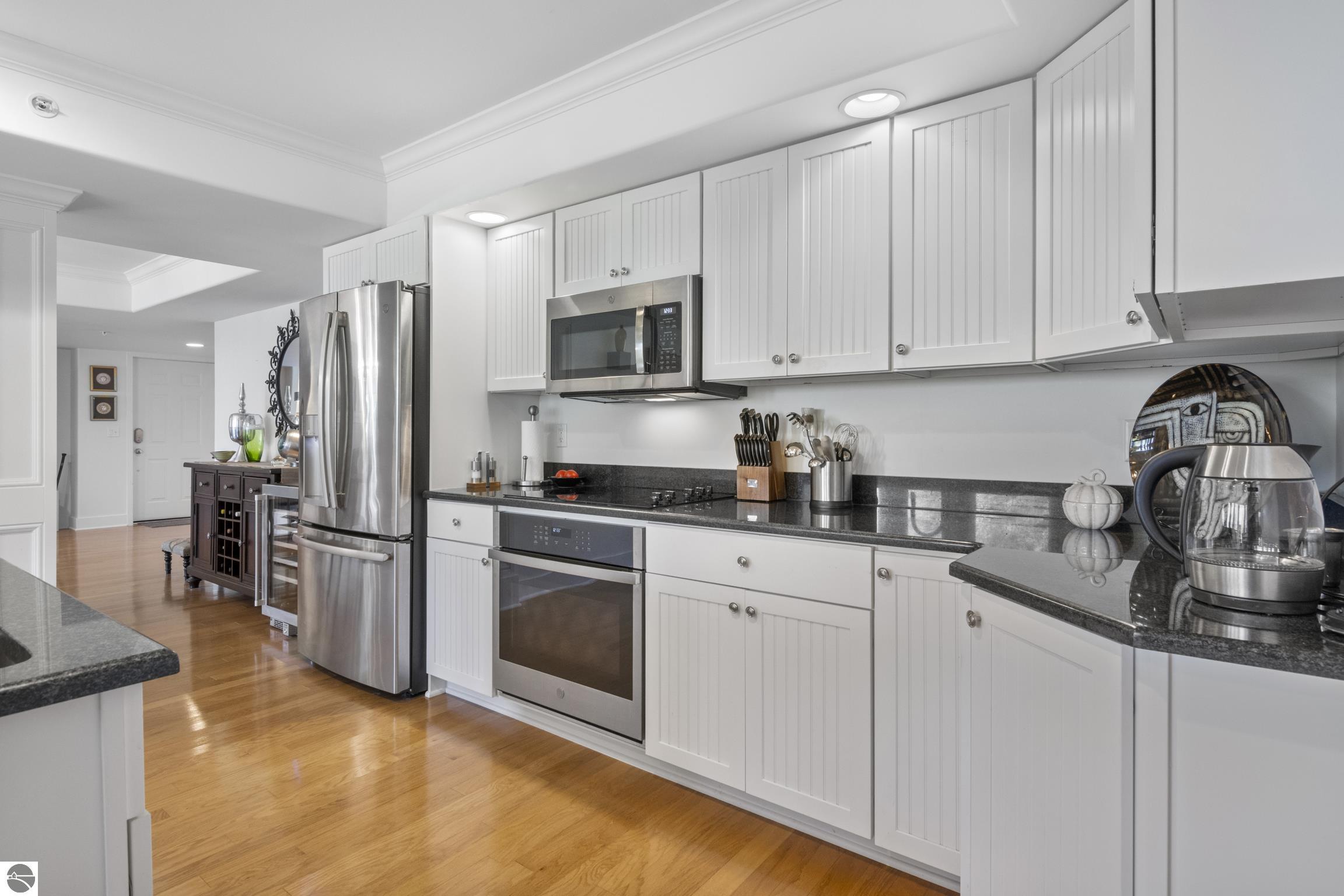 712 Dockside Circle, Suttons Bay, MI 49682 — Photo 15