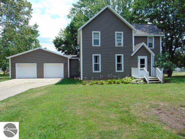 518 N Ithaca Street, Ithaca, MI 48847 — front exterior