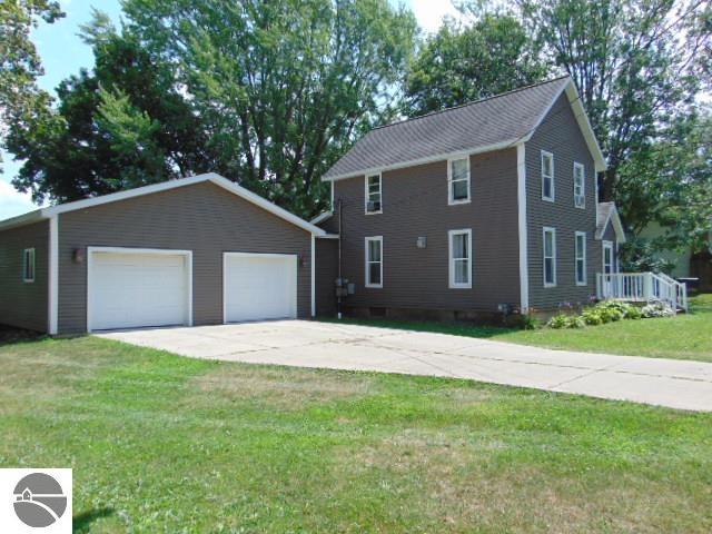 518 N Ithaca Street, Ithaca, MI 48847 — Photo 2