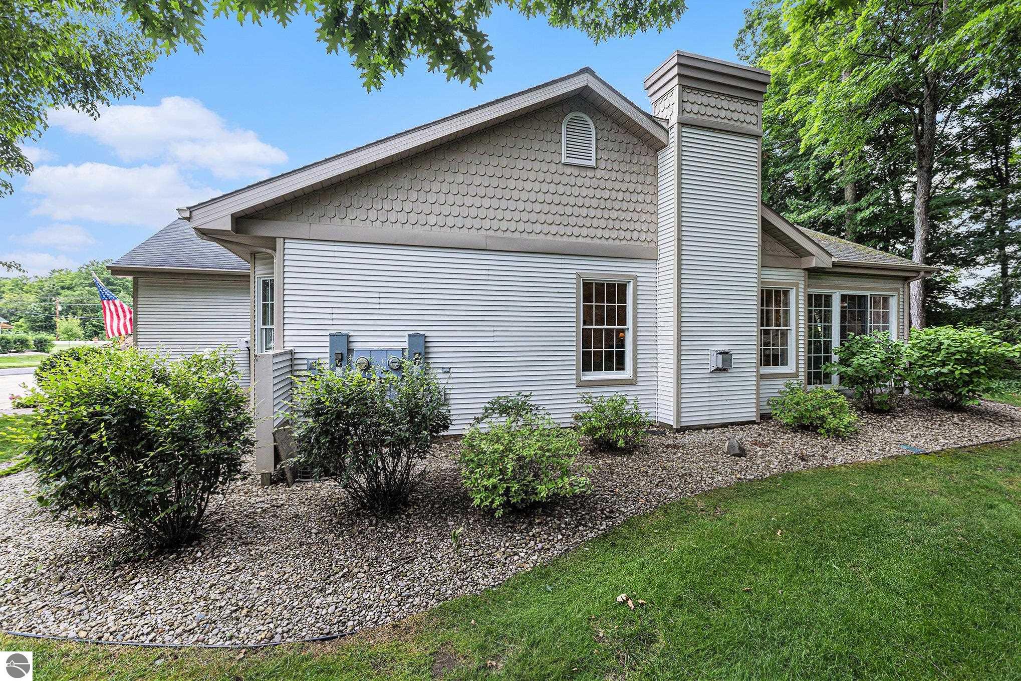 344 Golf View Lane, Elk Rapids, MI 49629 — Photo 5