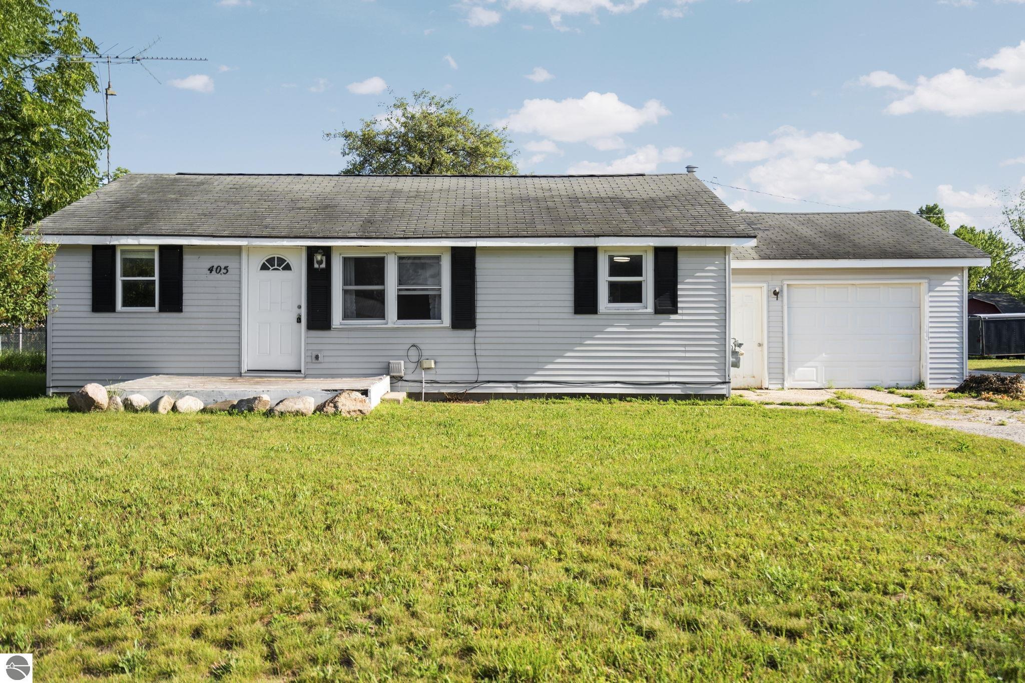 405 Lynn Street, Kalkaska, MI 49646 — front exterior