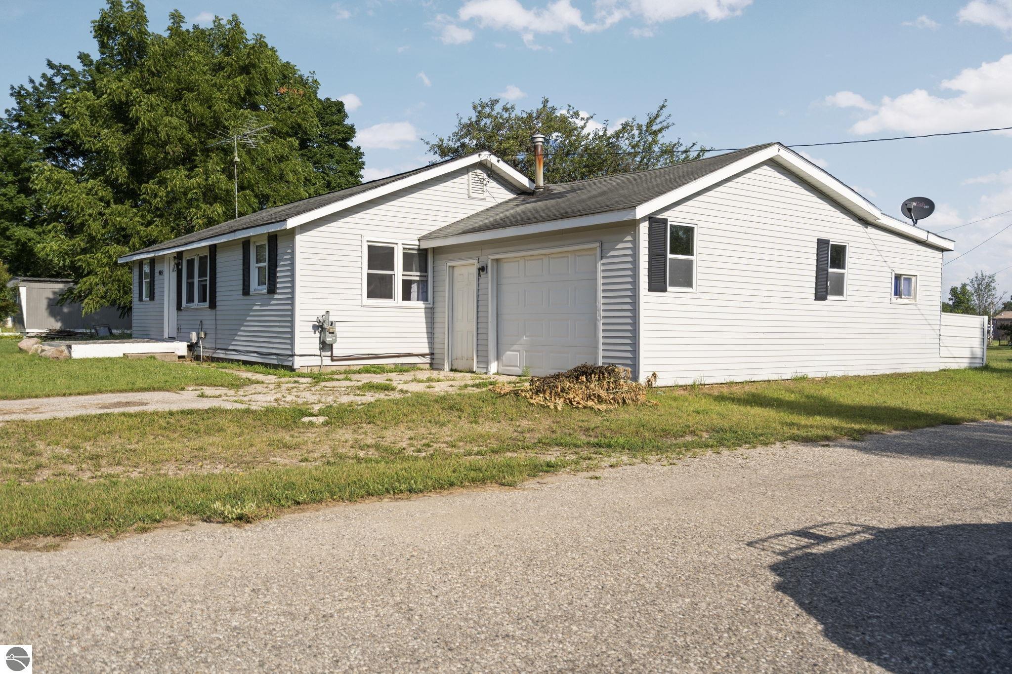 405 Lynn Street, Kalkaska, MI 49646 — Photo 2