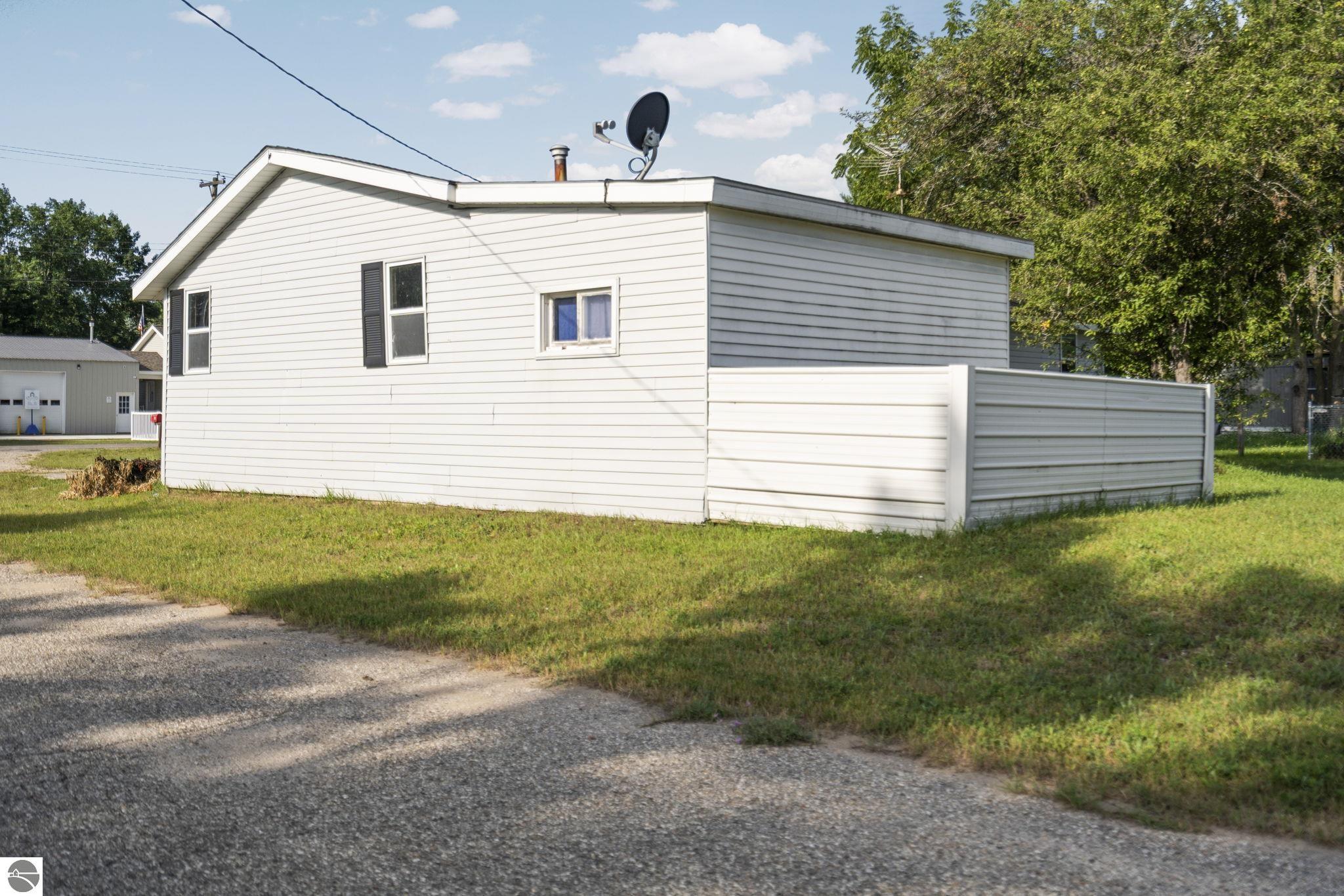 405 Lynn Street, Kalkaska, MI 49646 — Photo 21