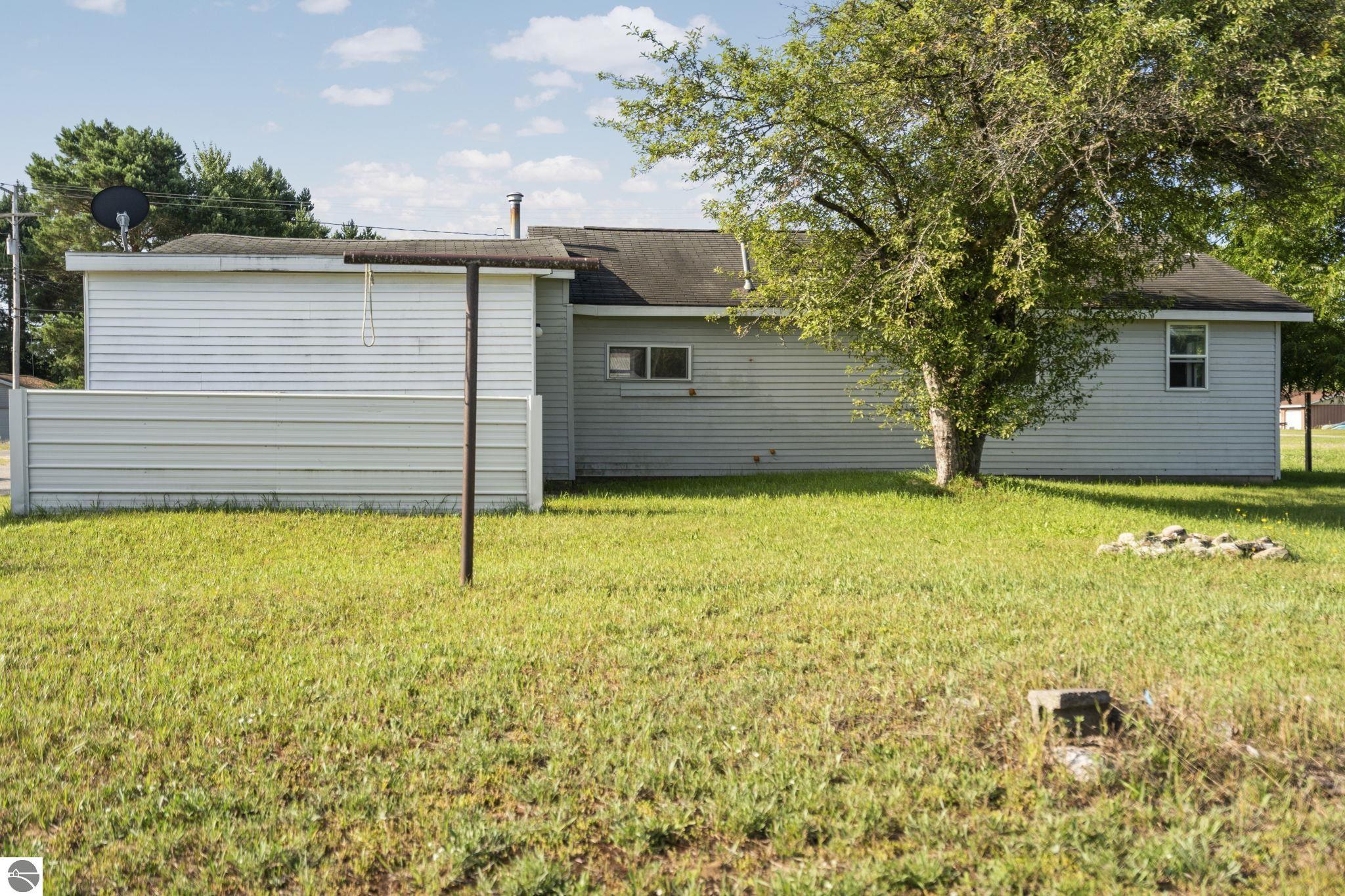 405 Lynn Street, Kalkaska, MI 49646 — Photo 22