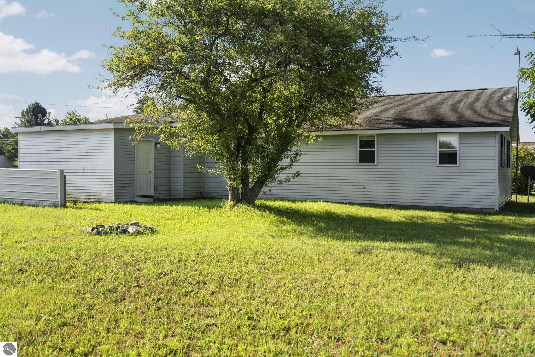405 Lynn Street, Kalkaska, MI 49646 — Photo 24