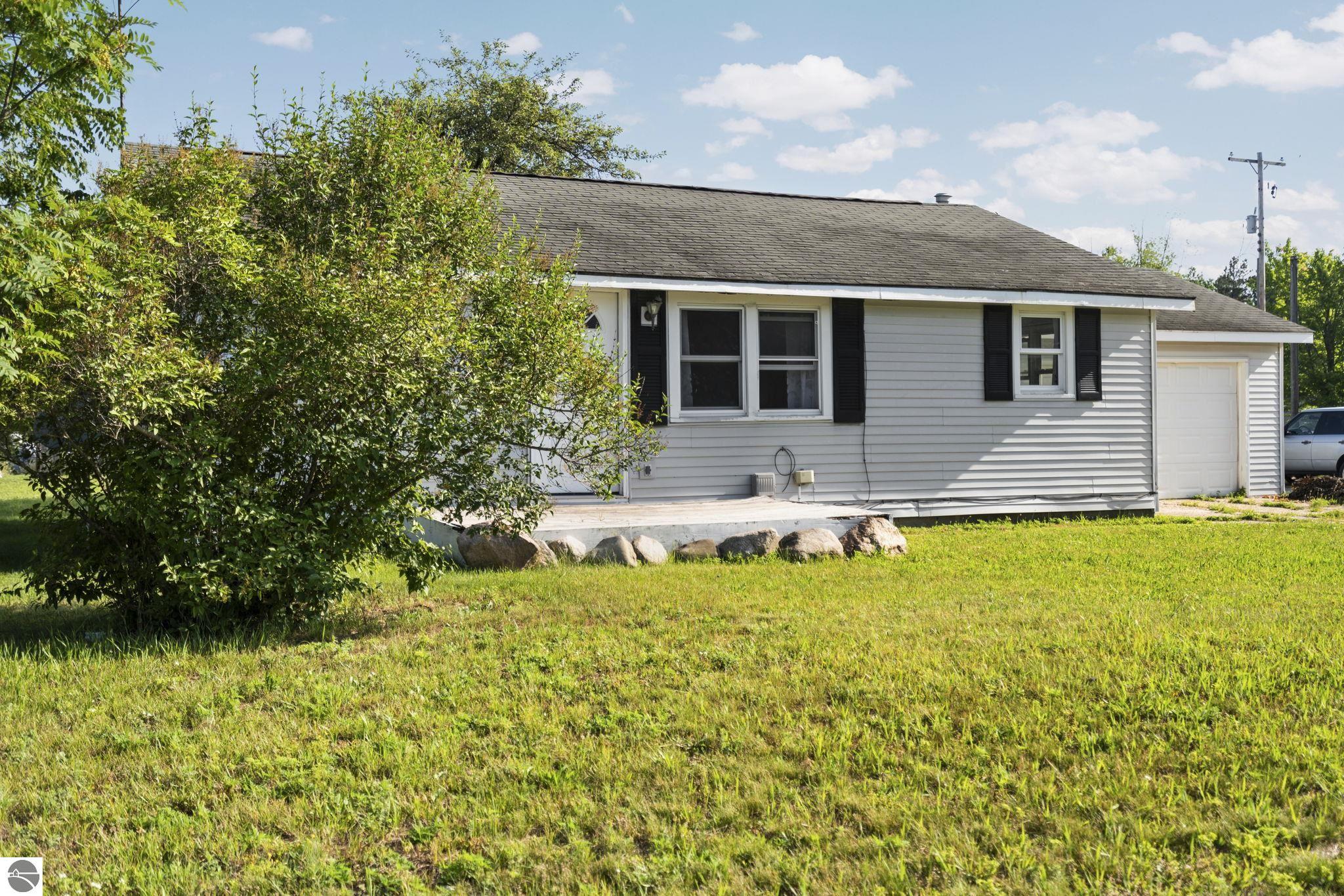 405 Lynn Street, Kalkaska, MI 49646 — Photo 27