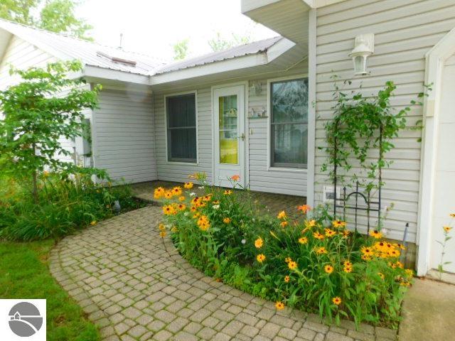 102 Paw Paw, Kalkaska, MI 49646 — Photo 2
