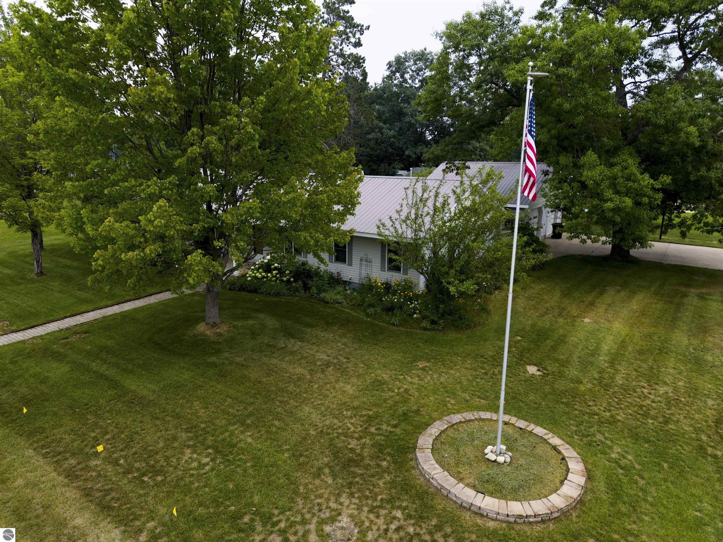 102 Paw Paw, Kalkaska, MI 49646 — Photo 15