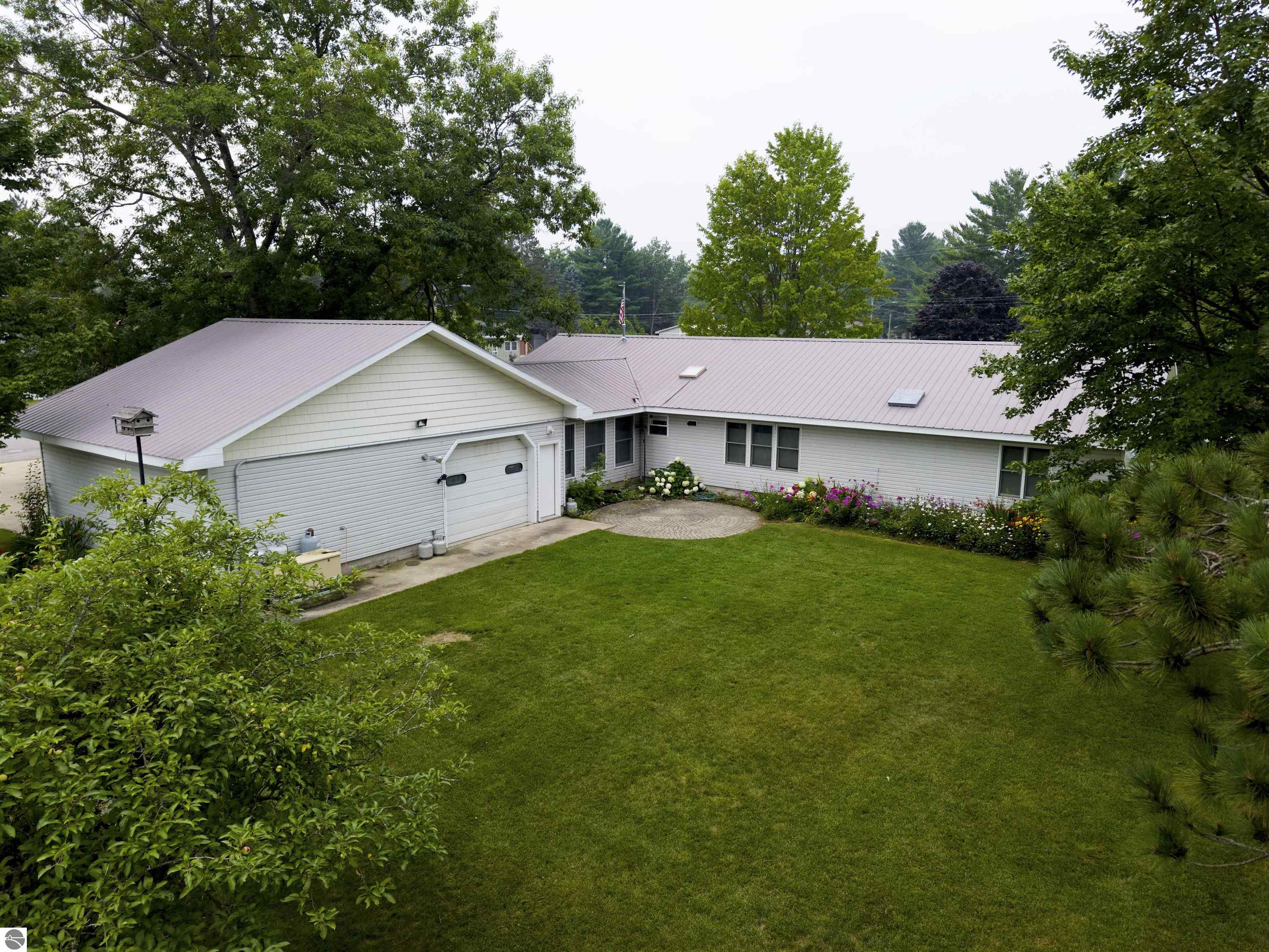 102 Paw Paw, Kalkaska, MI 49646 — Photo 7
