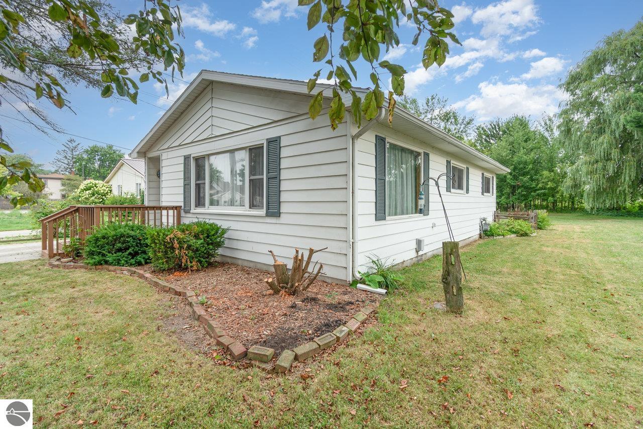 517 E Main Street, Carson City, MI 48811 — Photo 22