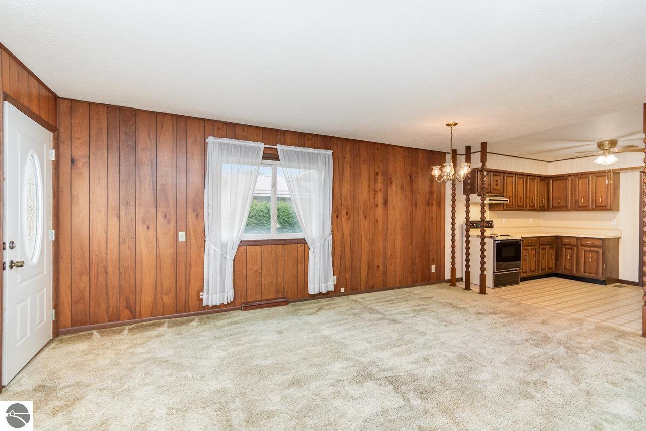 517 E Main Street, Carson City, MI 48811 — Photo 7