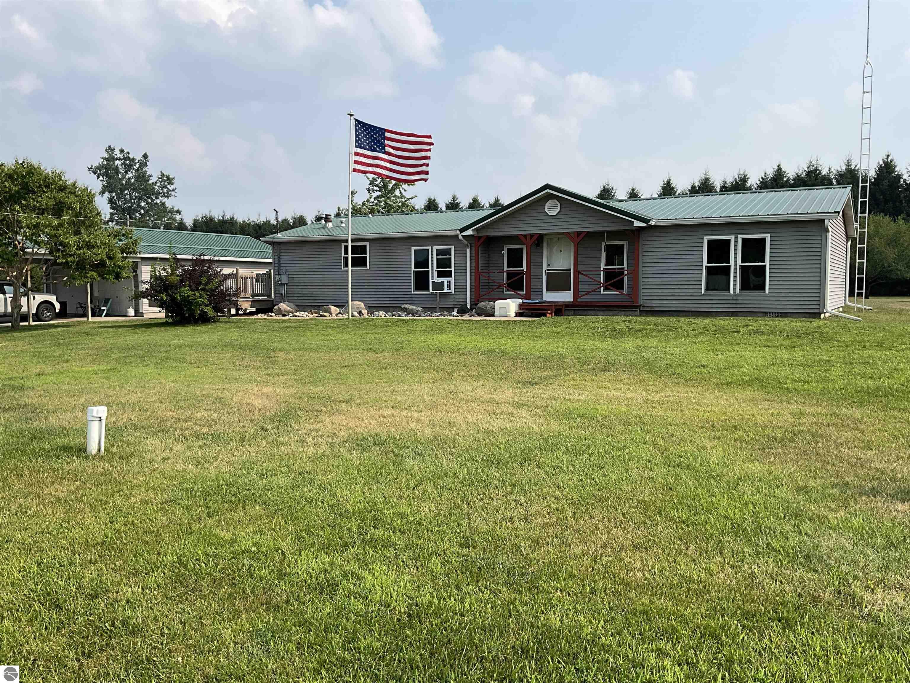 3635 W Washington Road, Ithaca, MI 48847 — front exterior