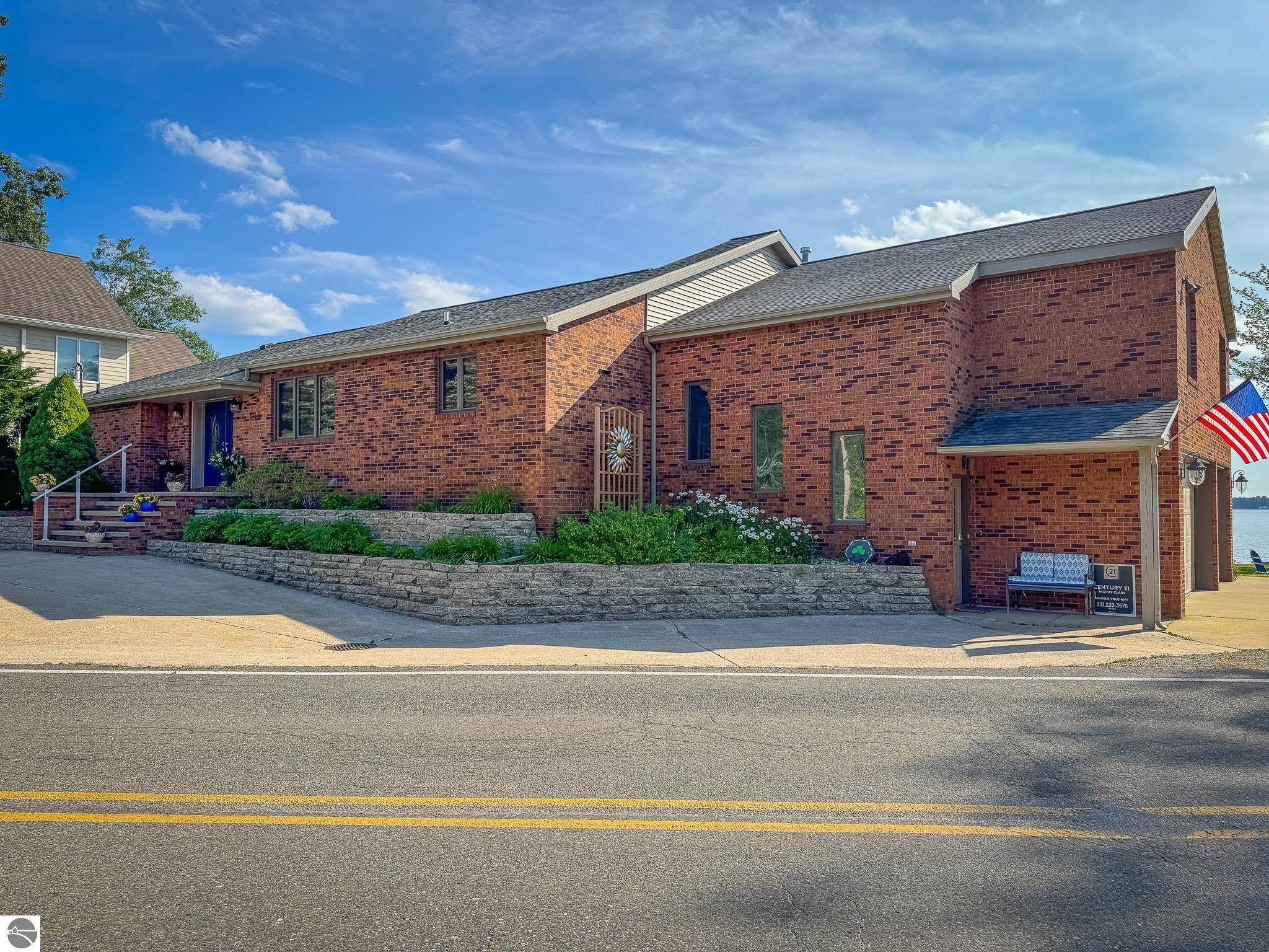 Click to enlarge photo