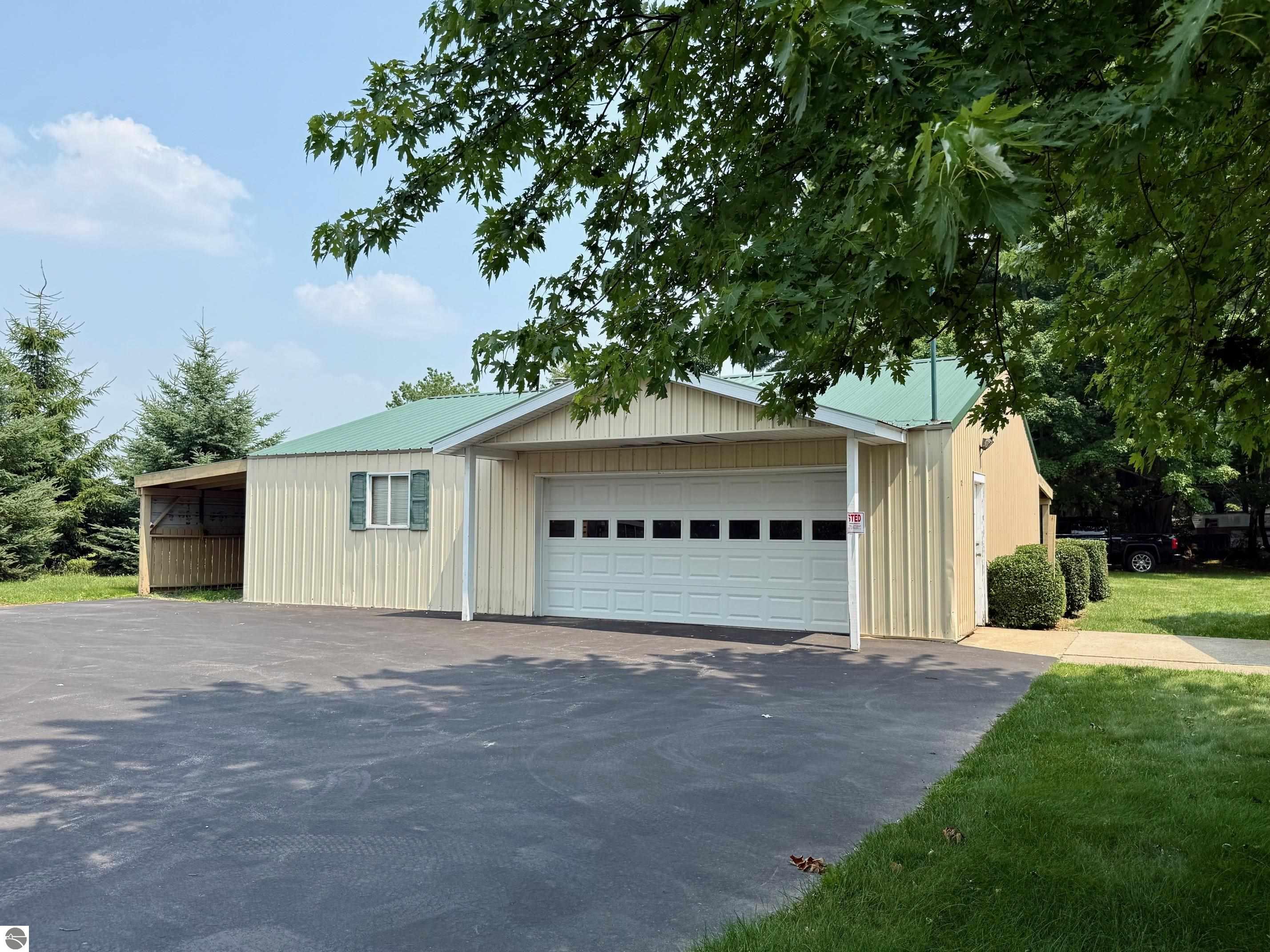7278 Glovers Lake Road, Bear Lake, MI 49614 — Photo 3