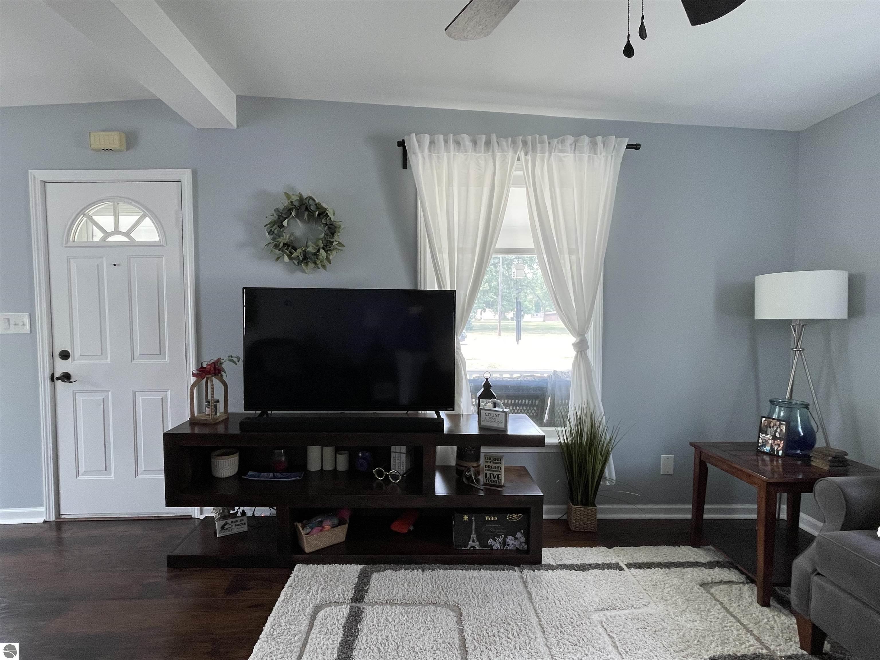 810 Cedar Street, Clare, MI 48617 — Photo 11