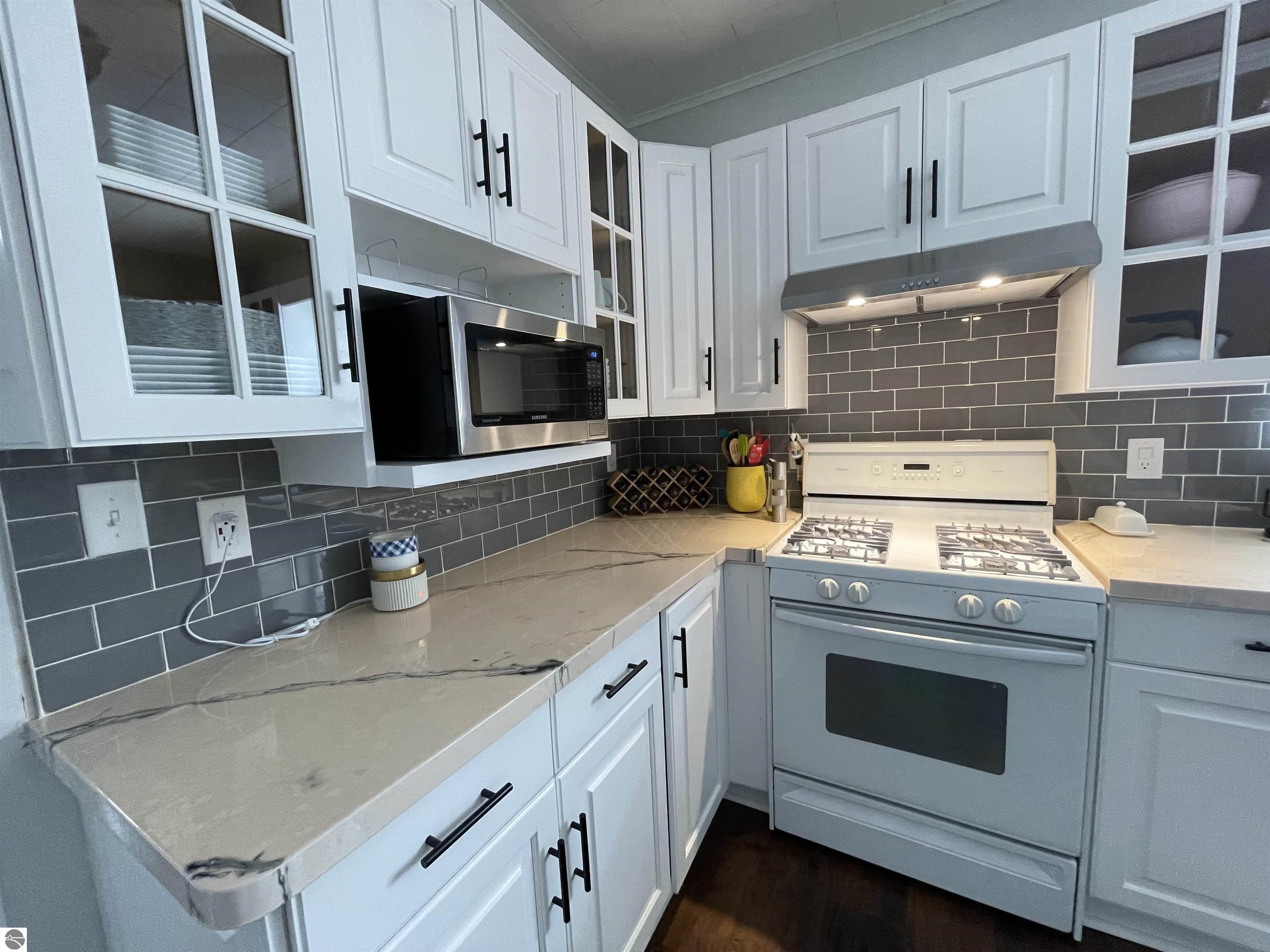 810 Cedar Street, Clare, MI 48617 — Photo 20
