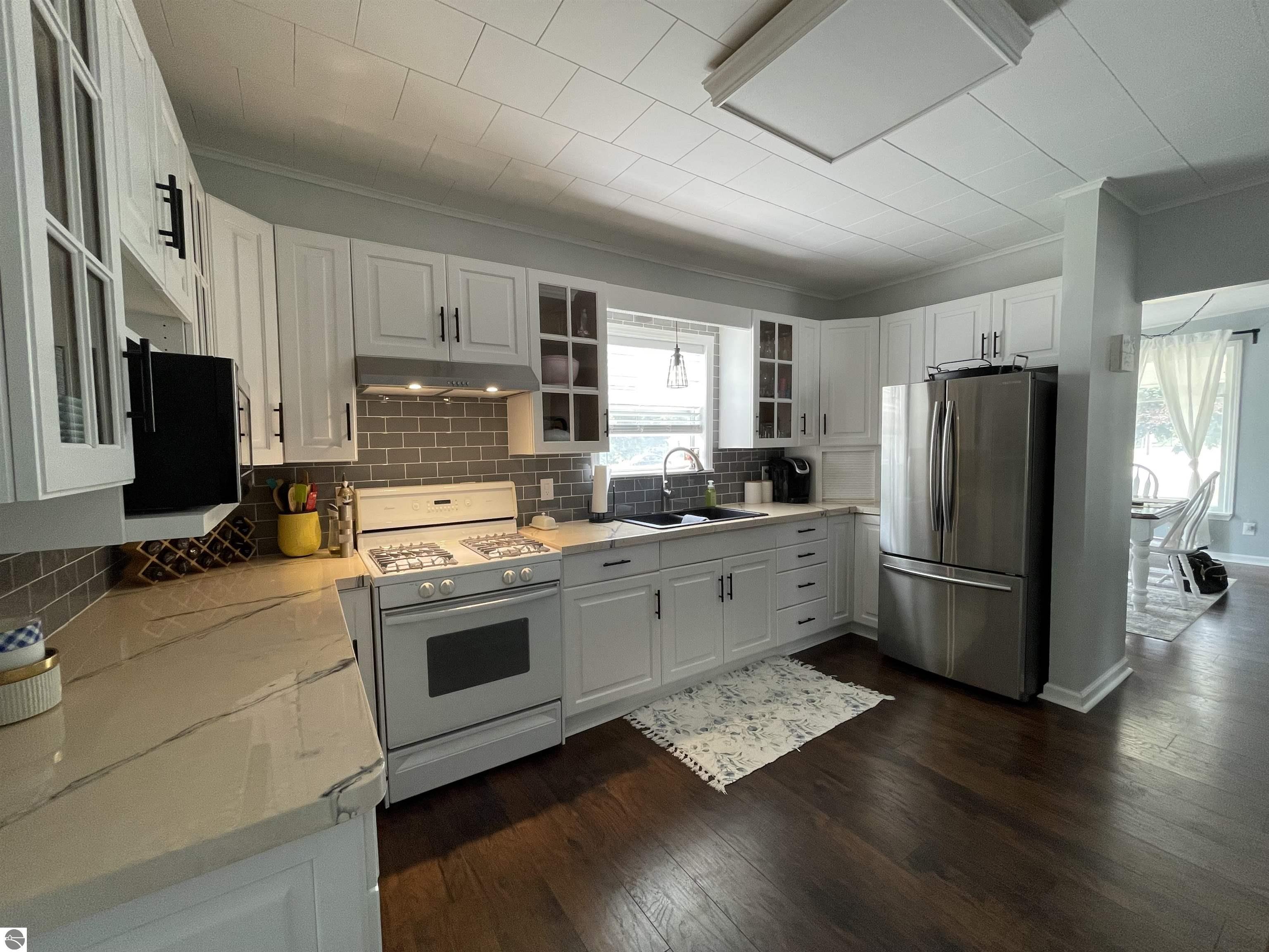 810 Cedar Street, Clare, MI 48617 — Photo 21