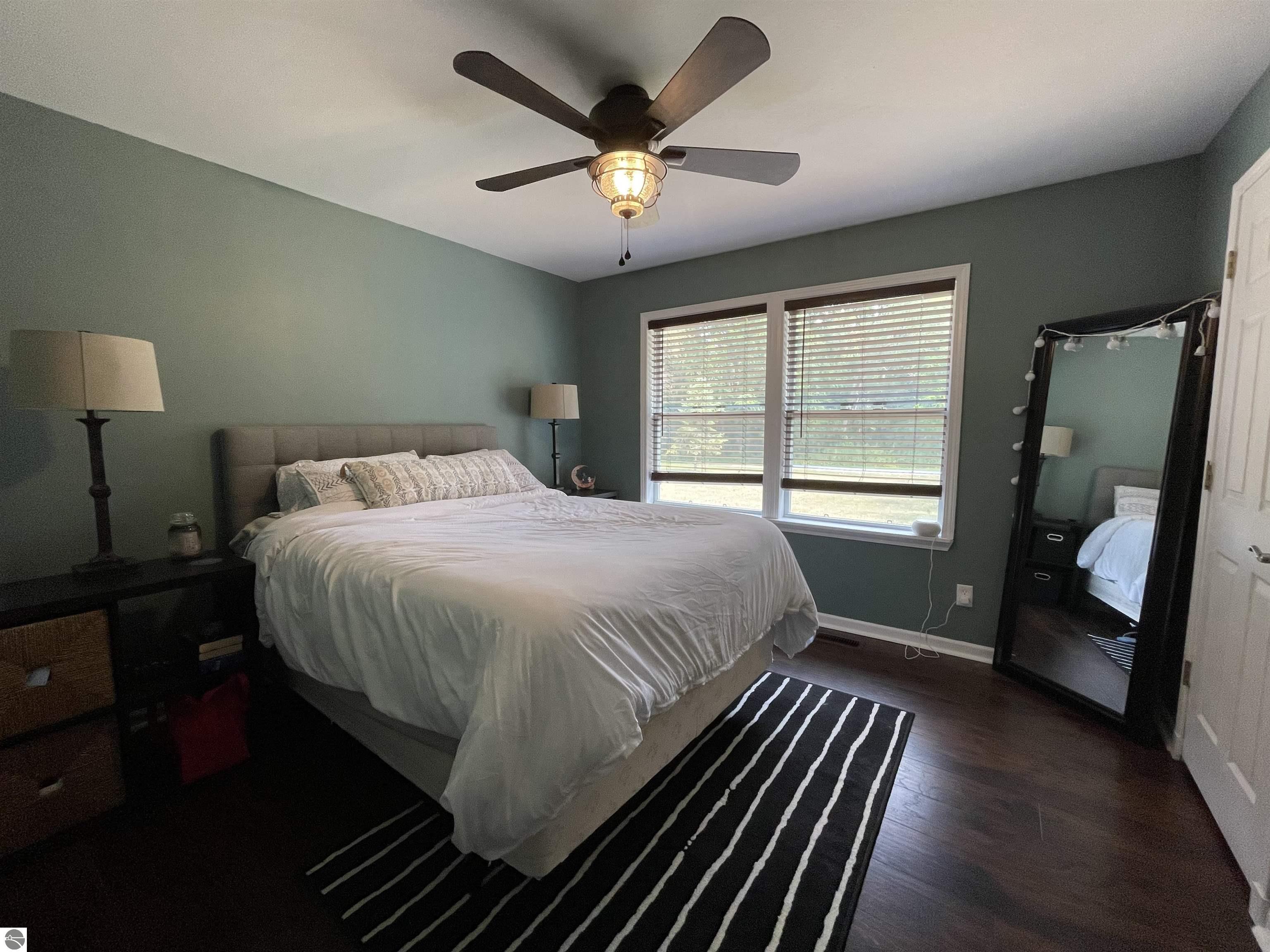 810 Cedar Street, Clare, MI 48617 — Photo 23